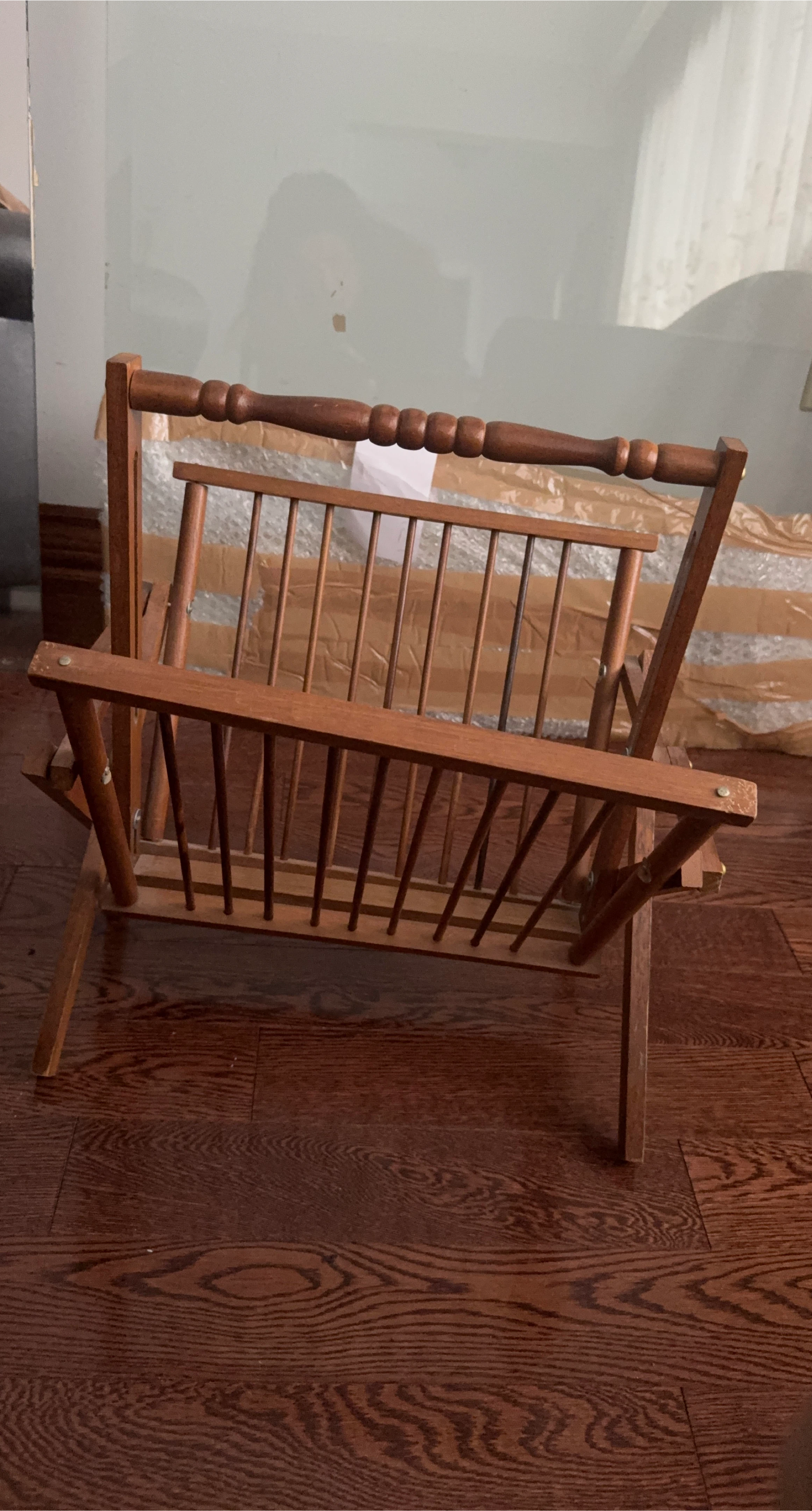 Wooden Magazine Rack image indicator(1)