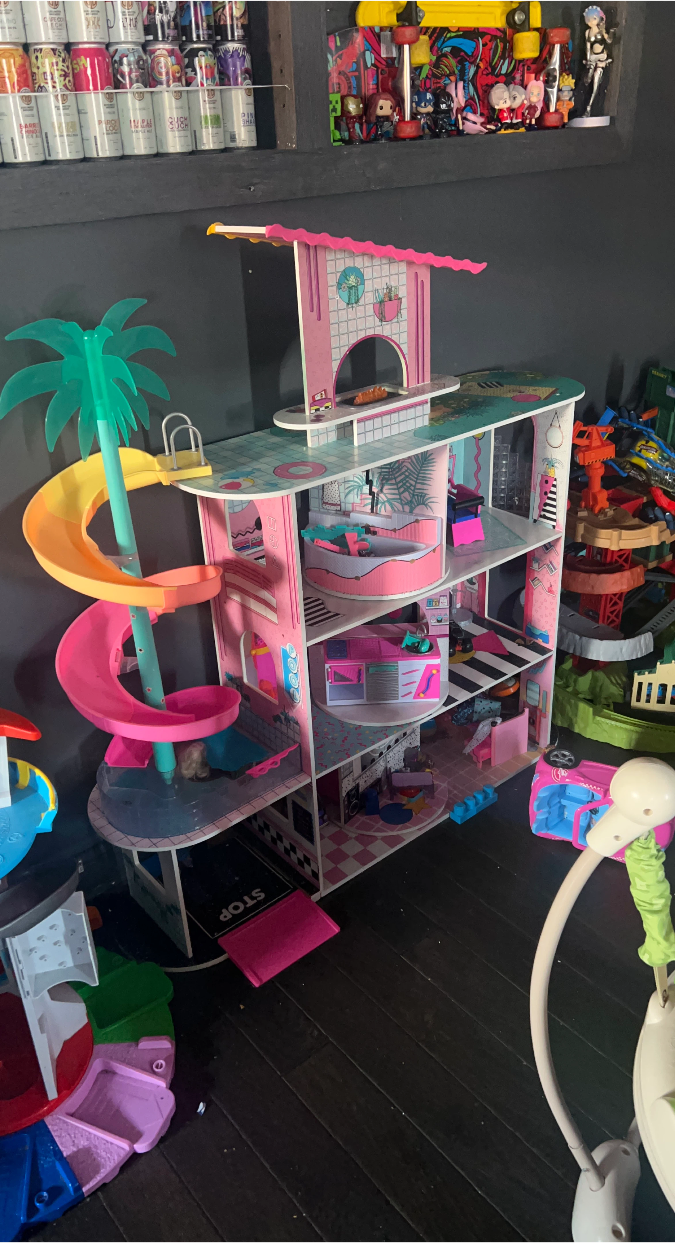 LOL Surprise! OMG House of Surprises Dollhouse