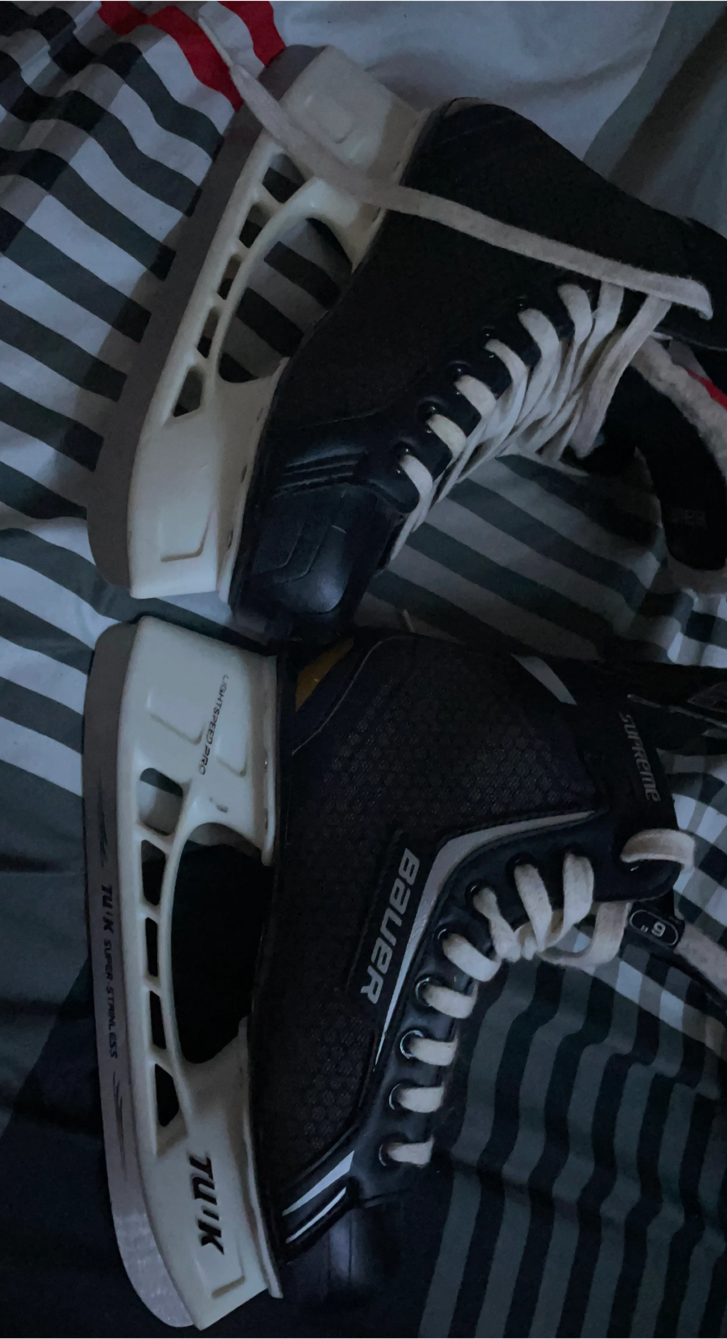 Bauer Supreme Hockey Skates - Size 9