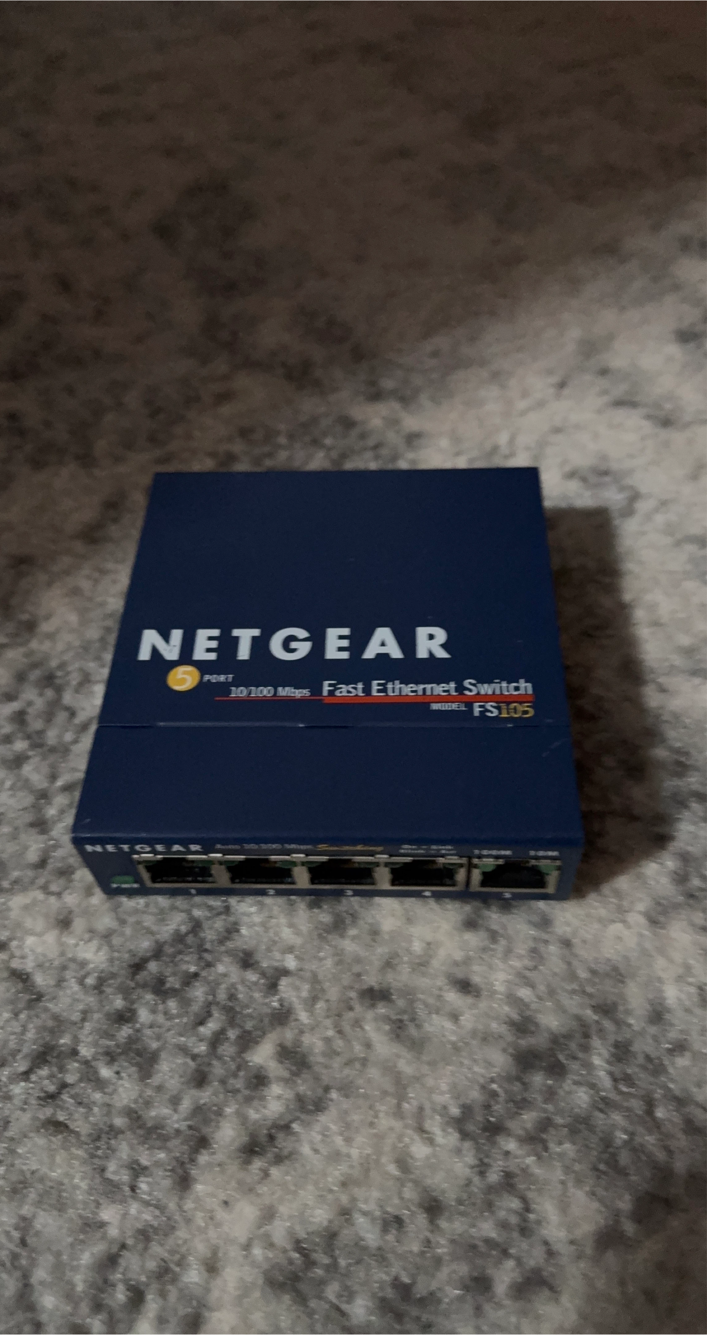 NETGEAR 5-Port Fast Ethernet Switch FS105