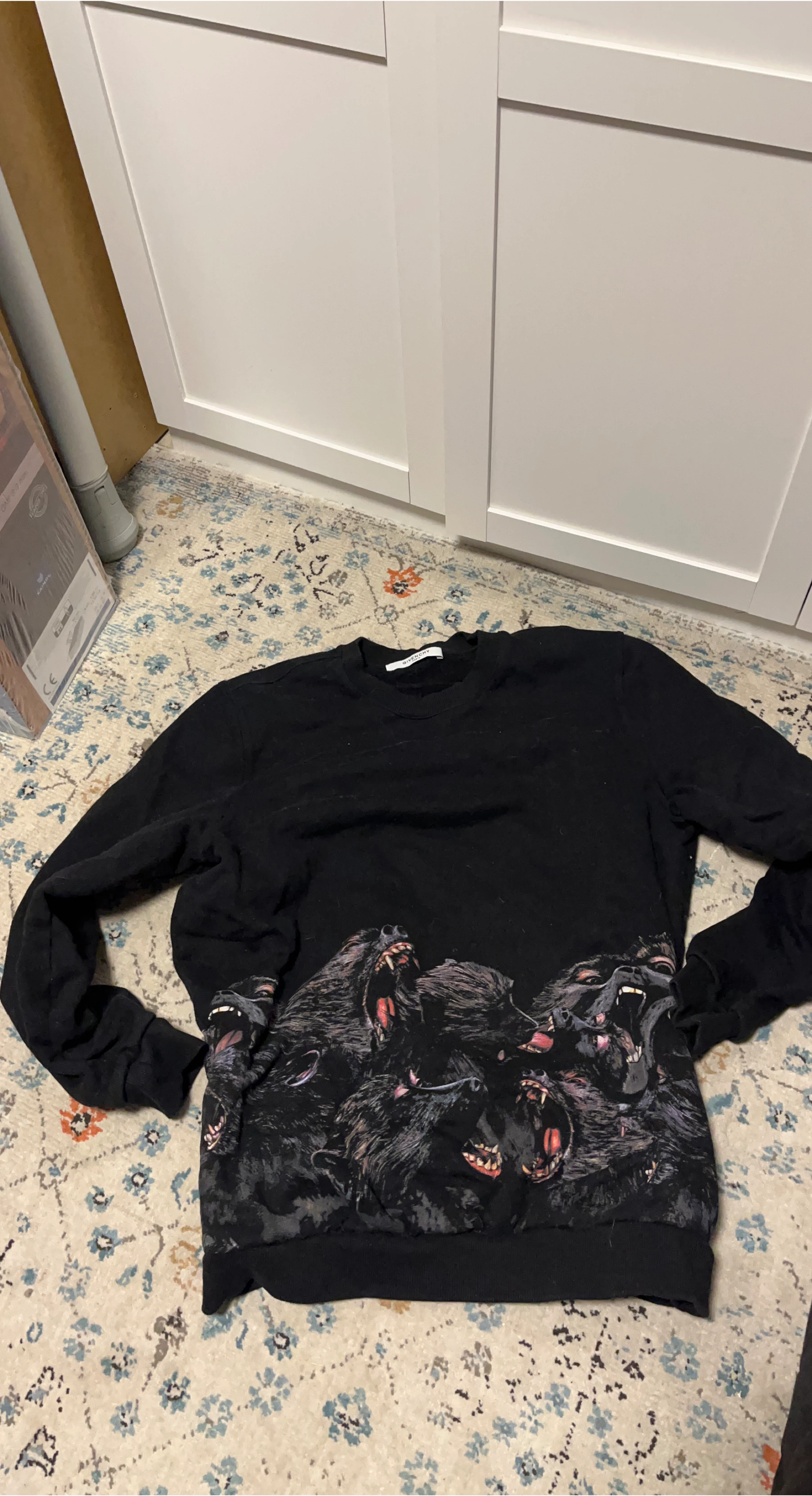 Givenchy Black Wolf Print Sweatshirt - Size M
