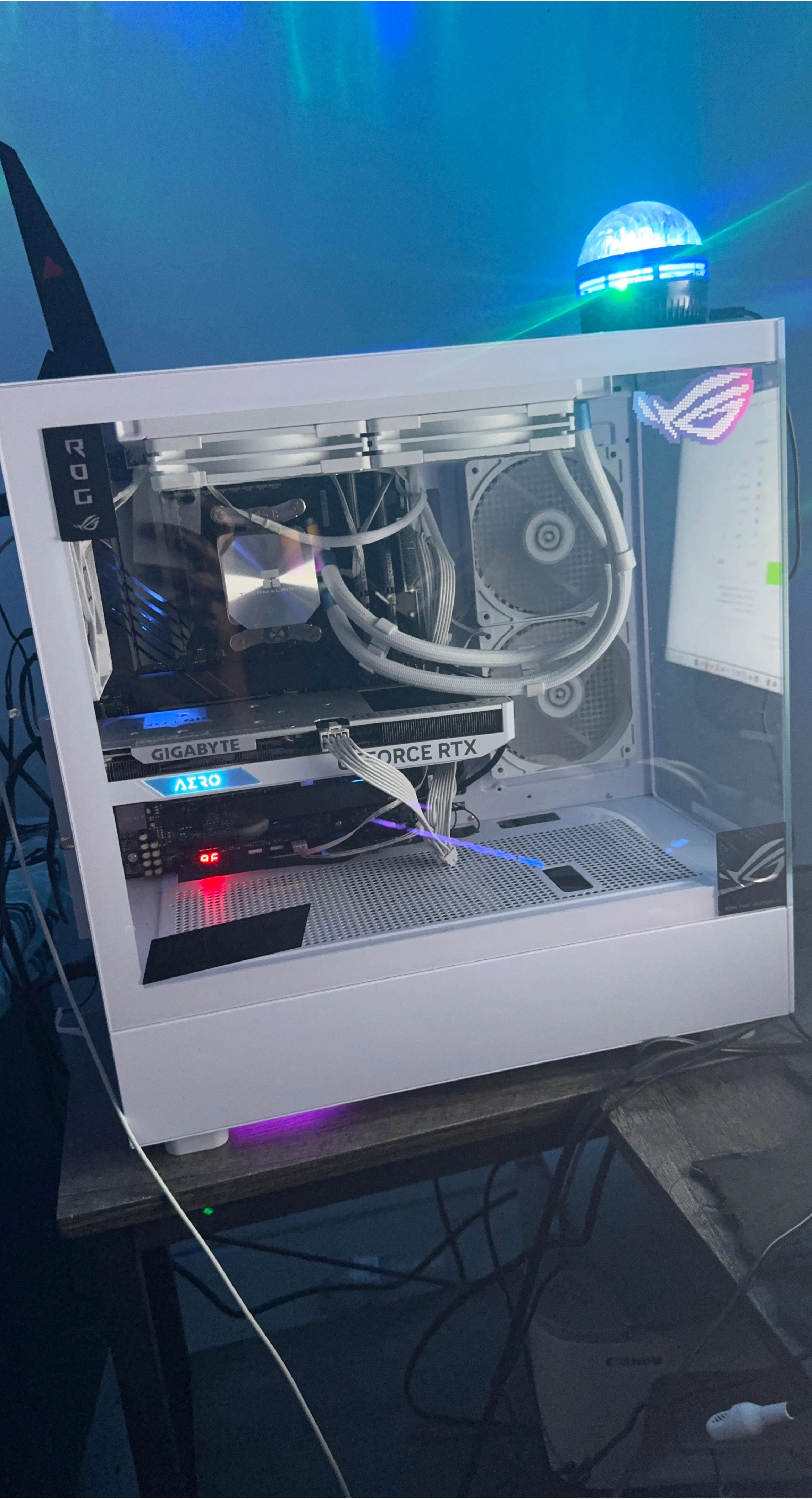 Custom White Gaming PC with Gigabyte RTX 4060 Aero Oc