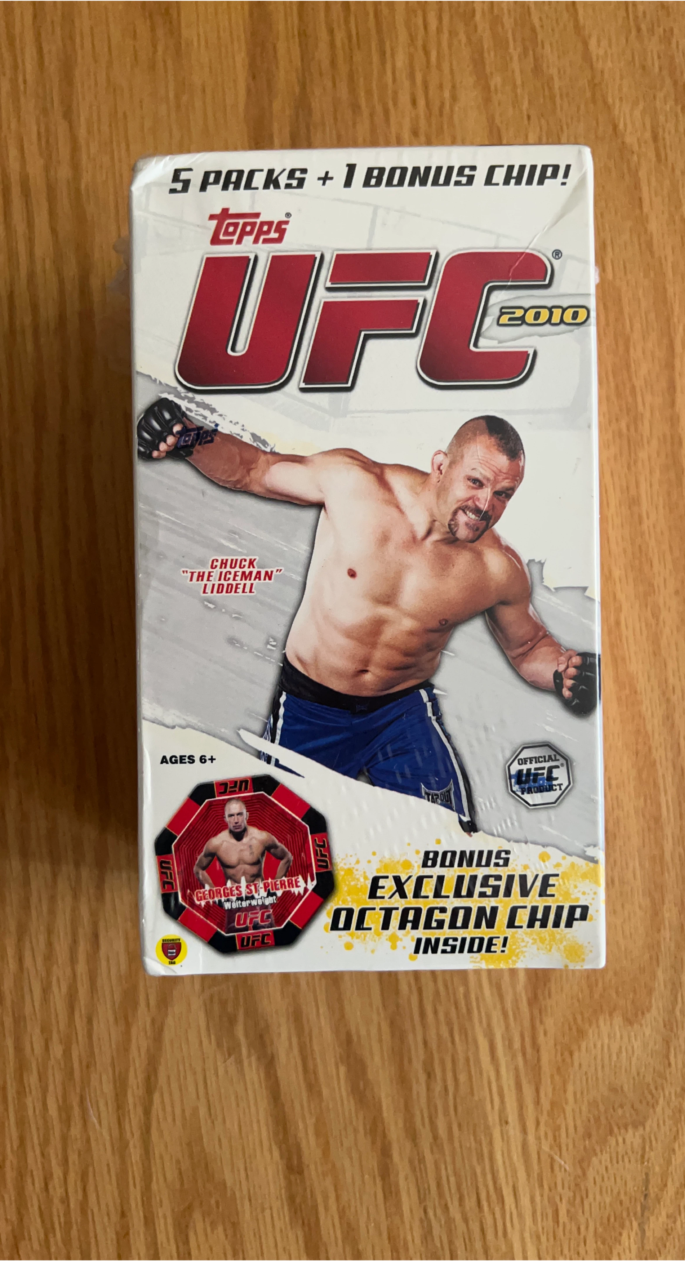 Topps UFC 2010 Trading Card Box - New!