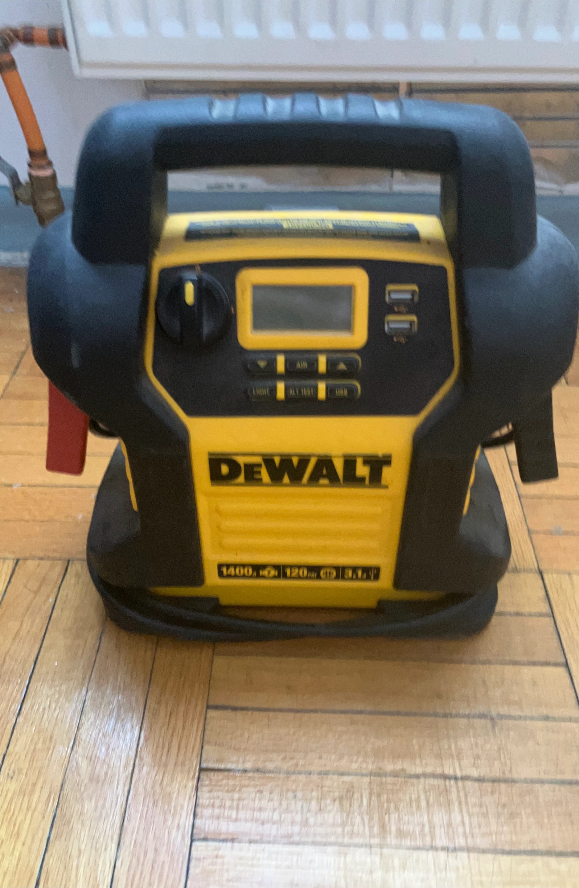 DeWalt 1400 Peak Amp Jump Starter