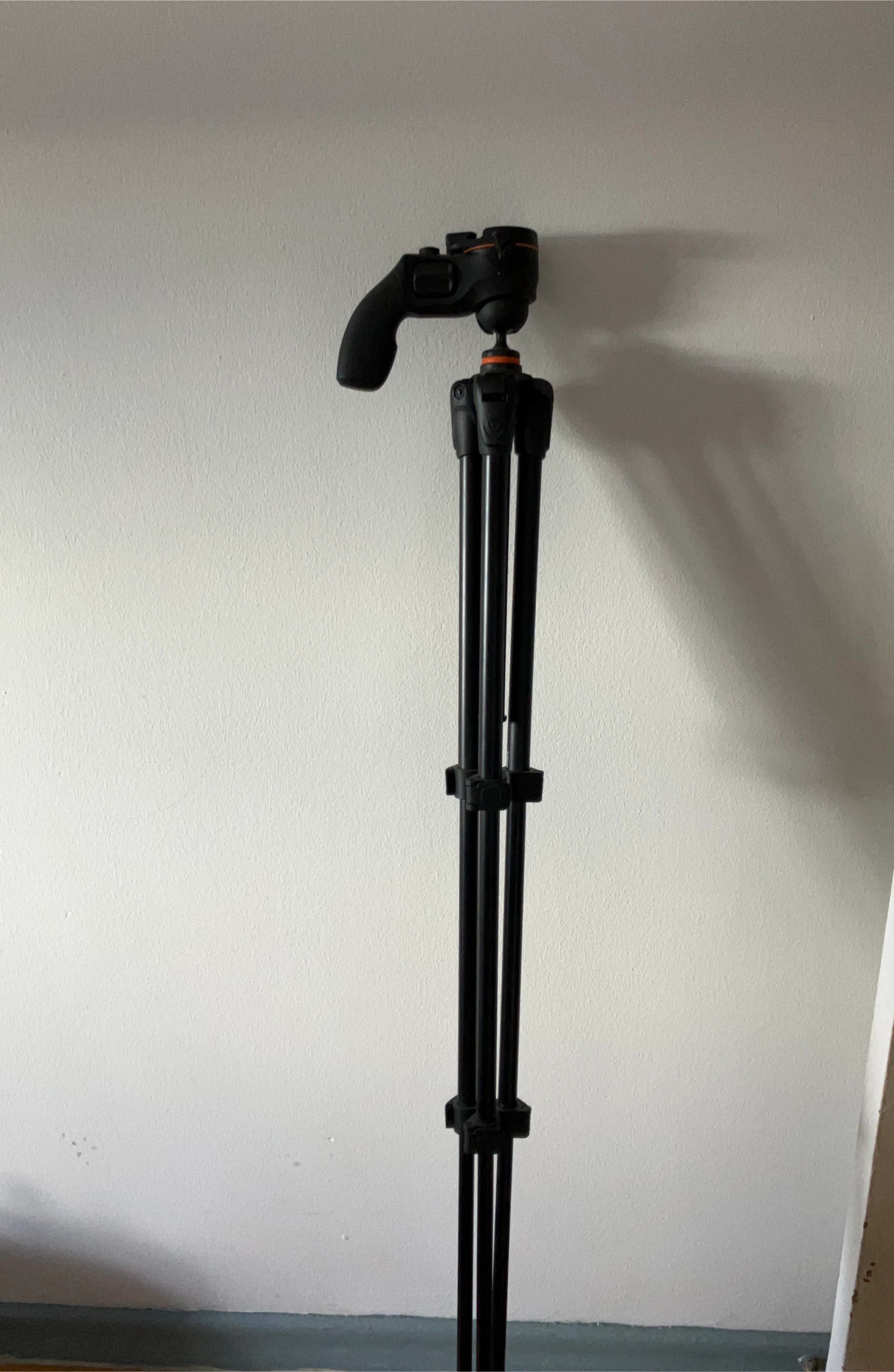 Vanguard Vesta 203AP Tripod - Black