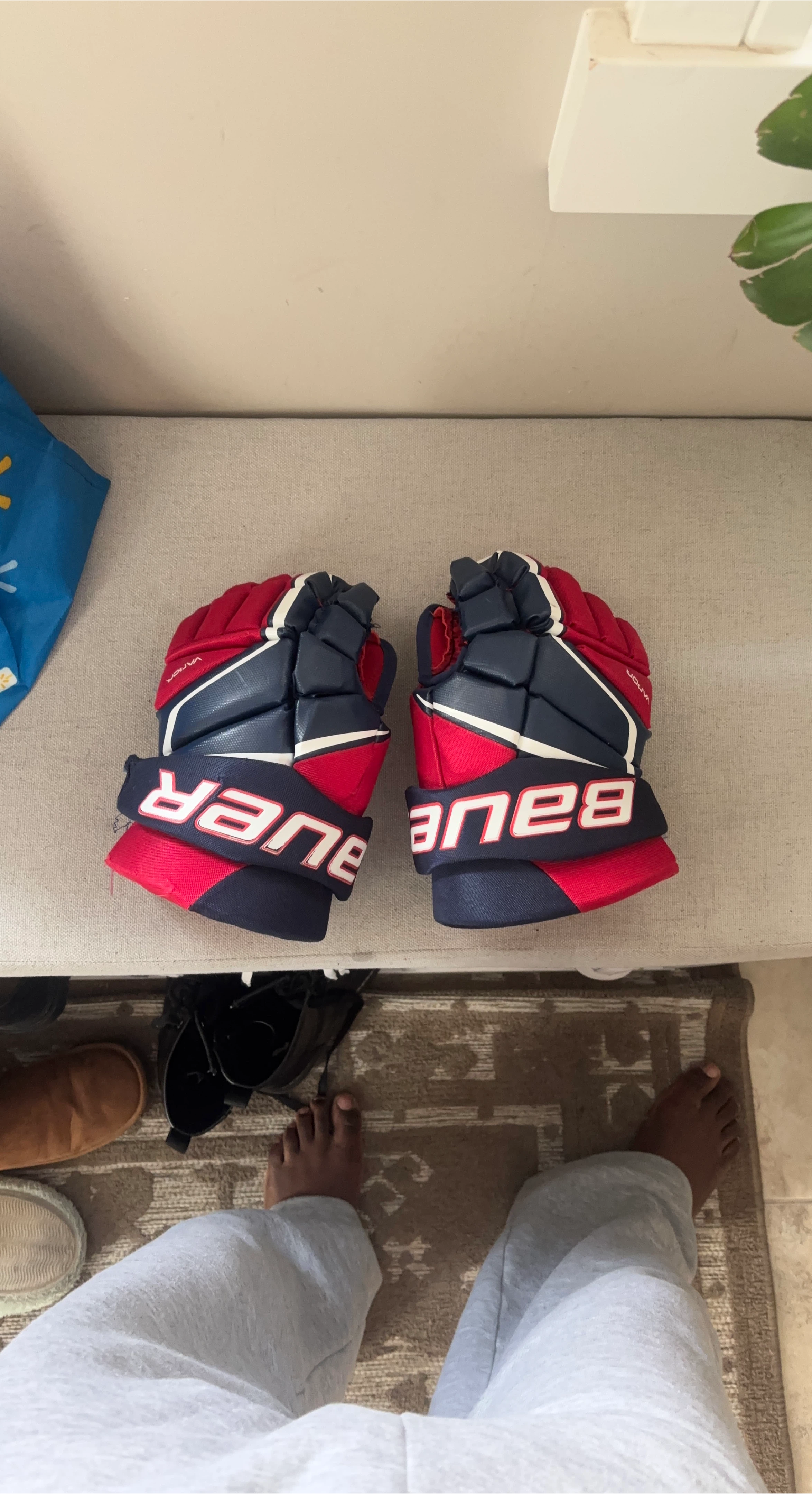 Bauer Vapor Hockey Gloves