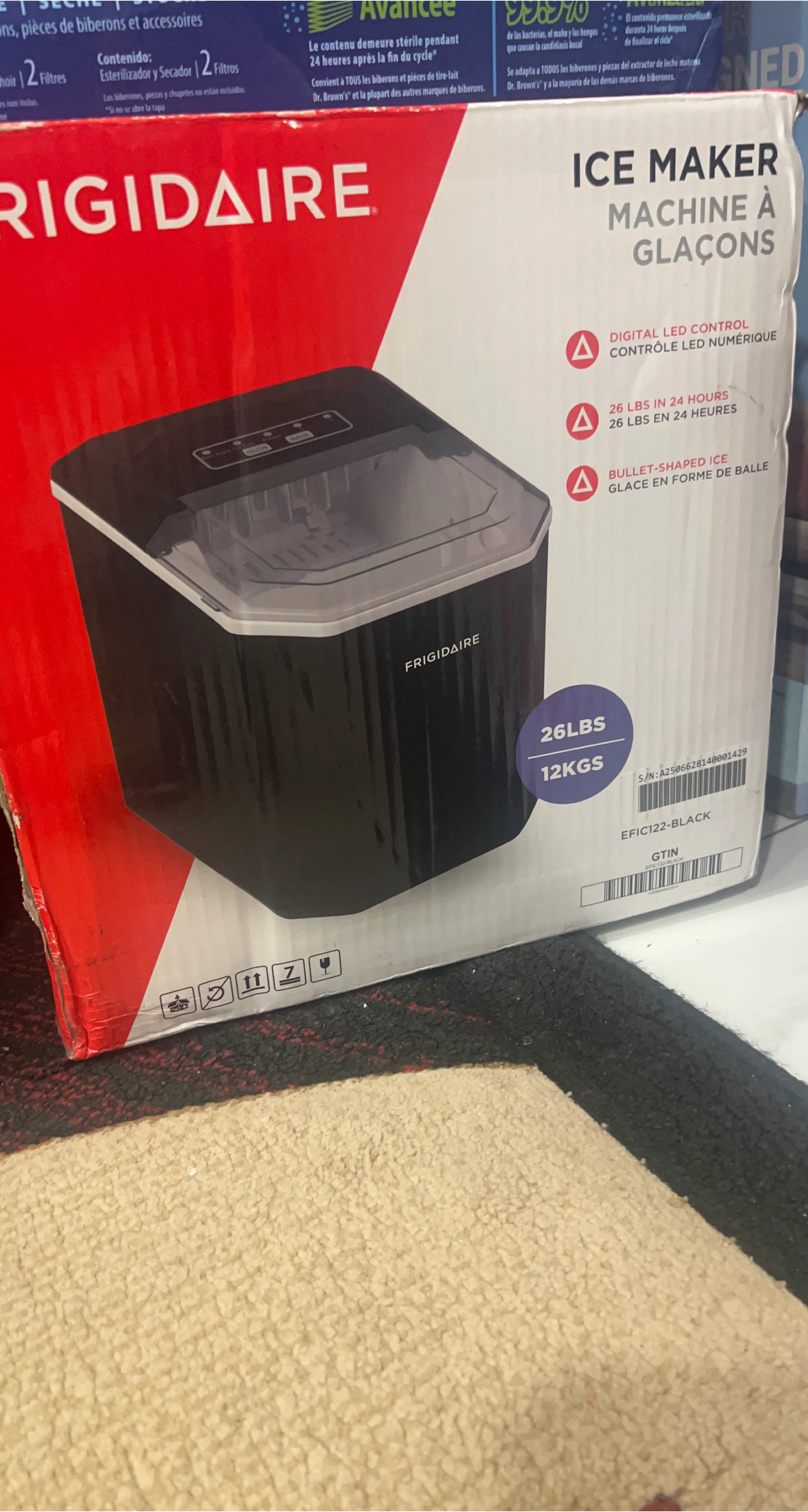 Frigidaire Ice Maker - 26lbs Capacity