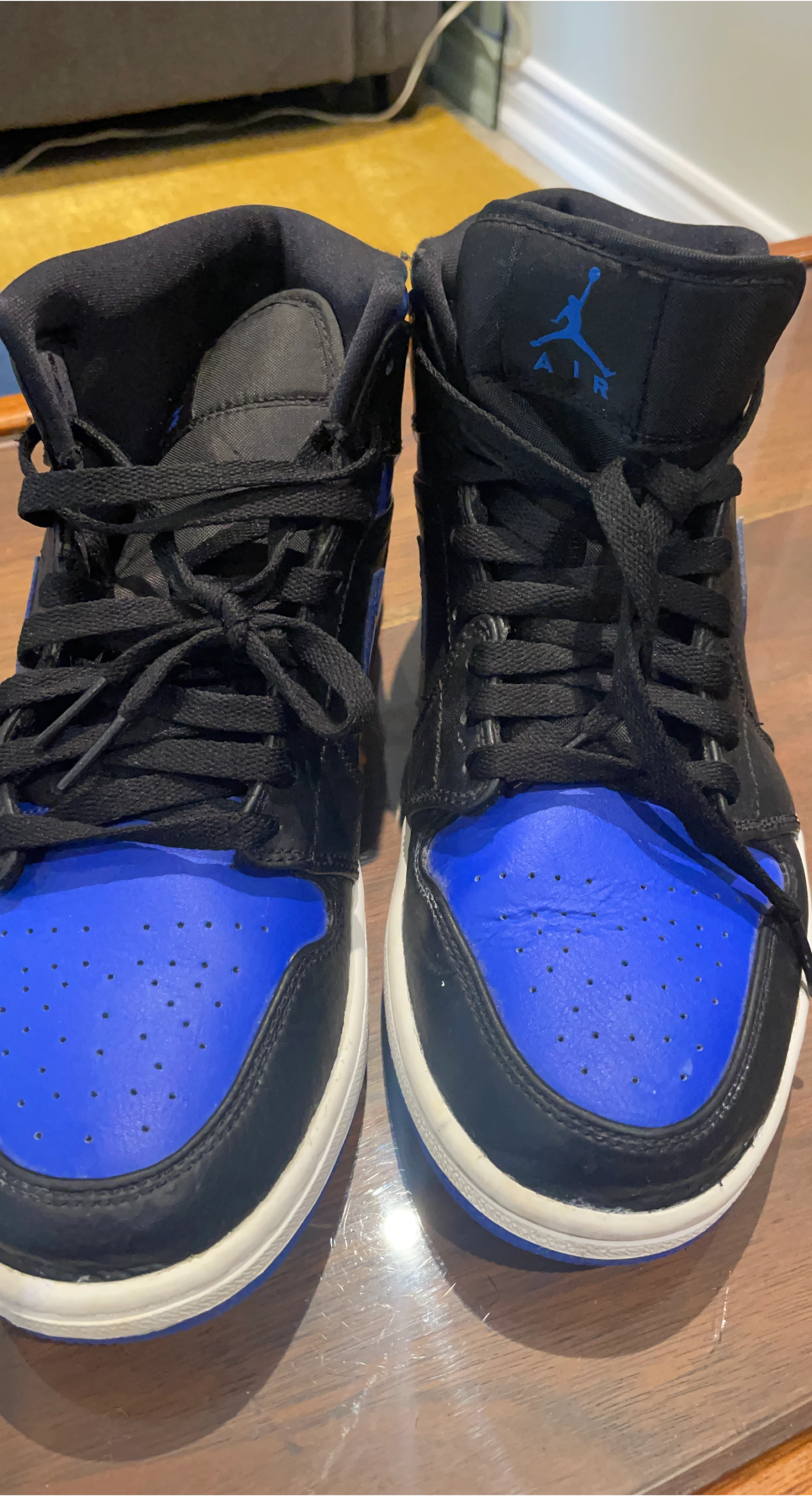 Air Jordan 1 Mid Sneakers