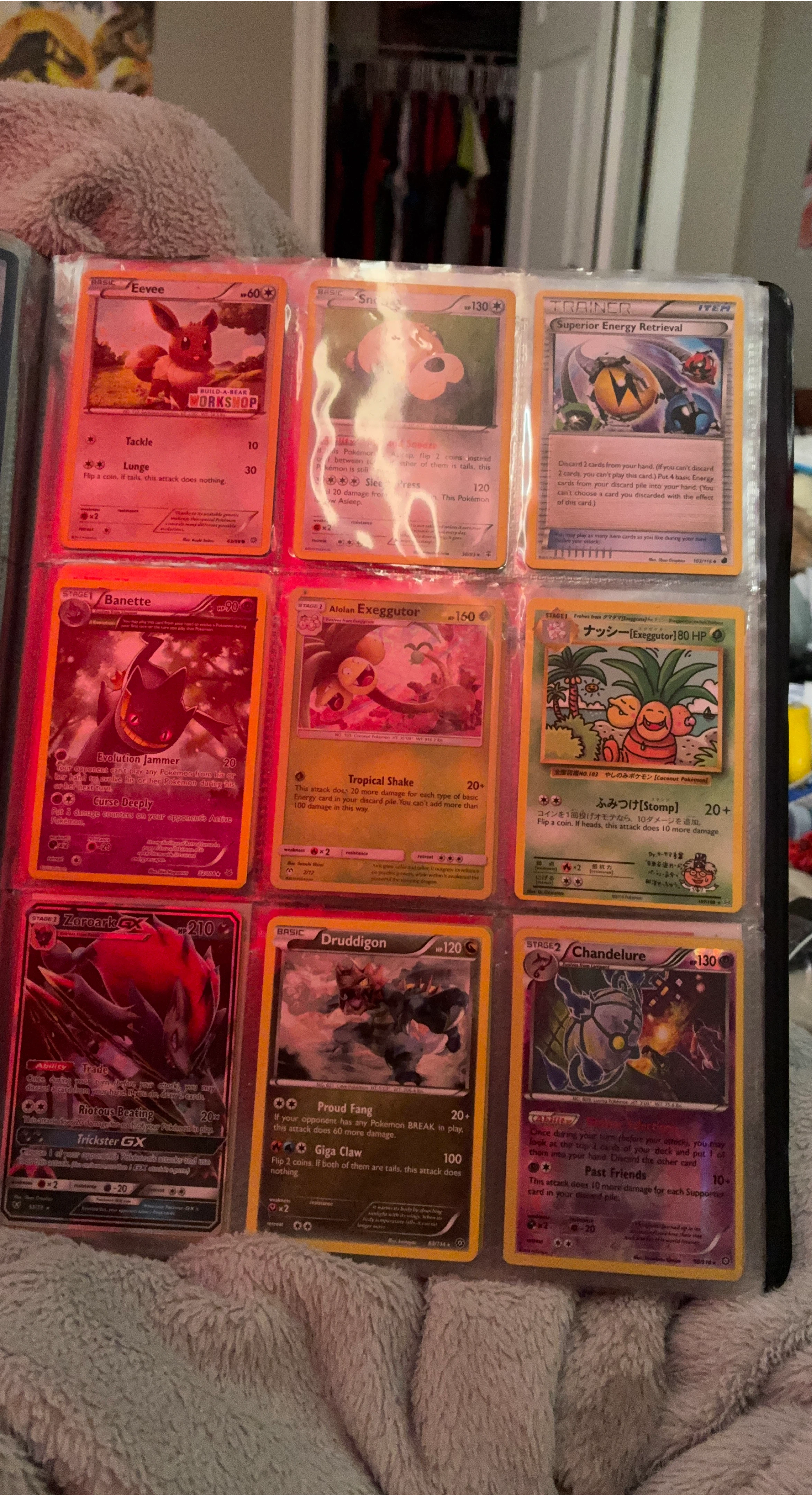 Mixed Lot of Pokémon Trading Cards