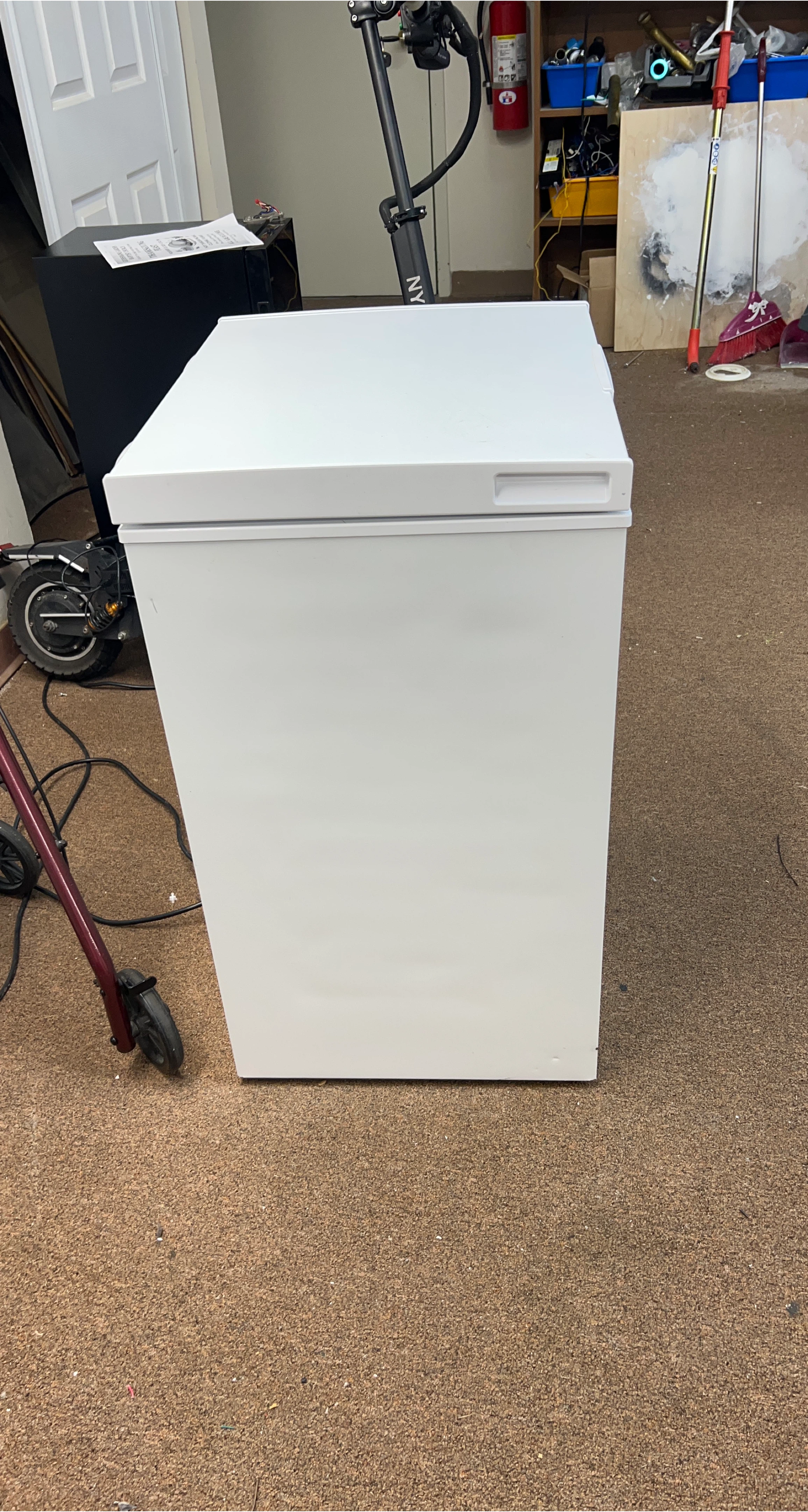 Avanti White Chest Freezer