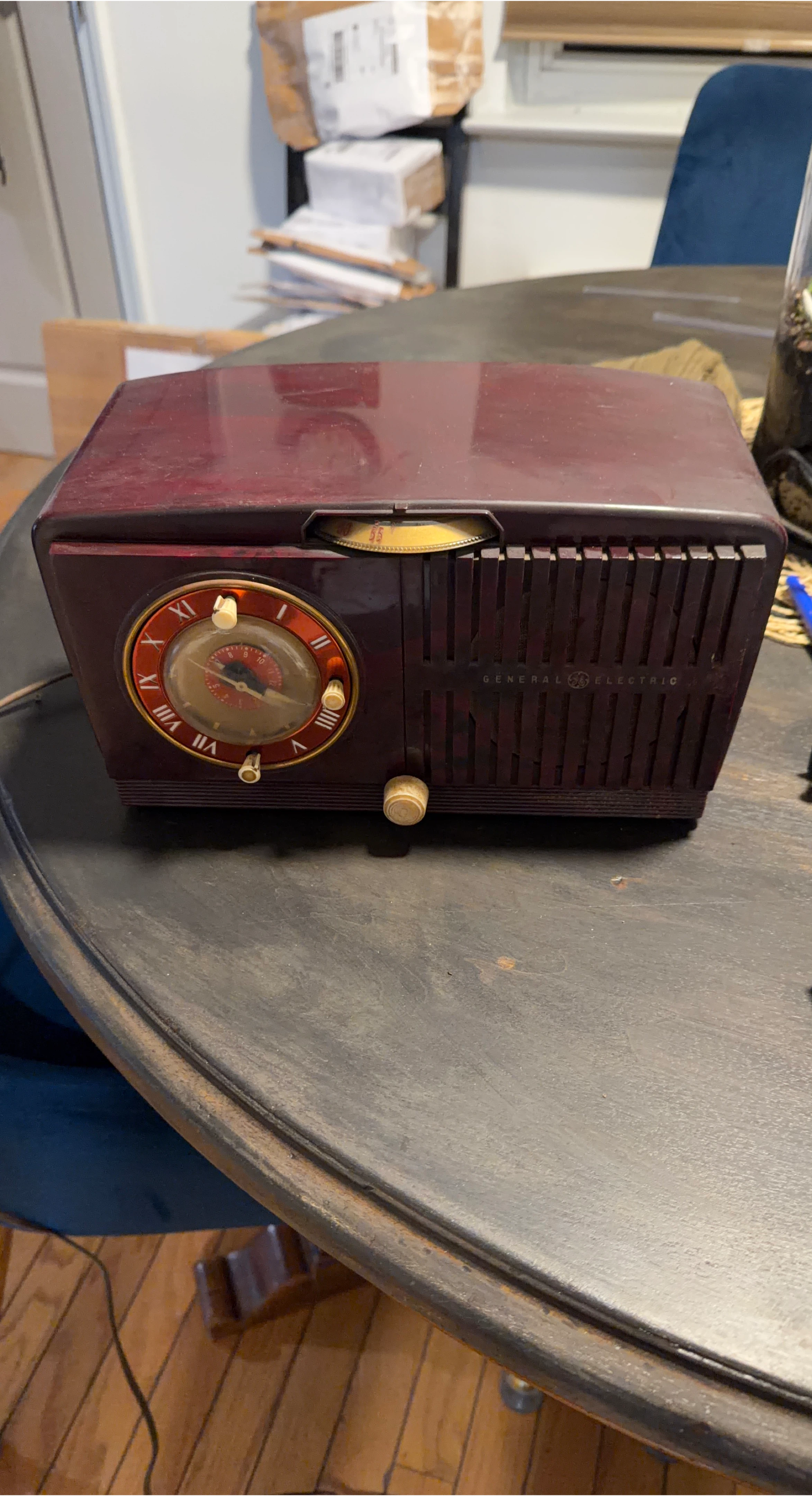 Vintage General Electric Radio
