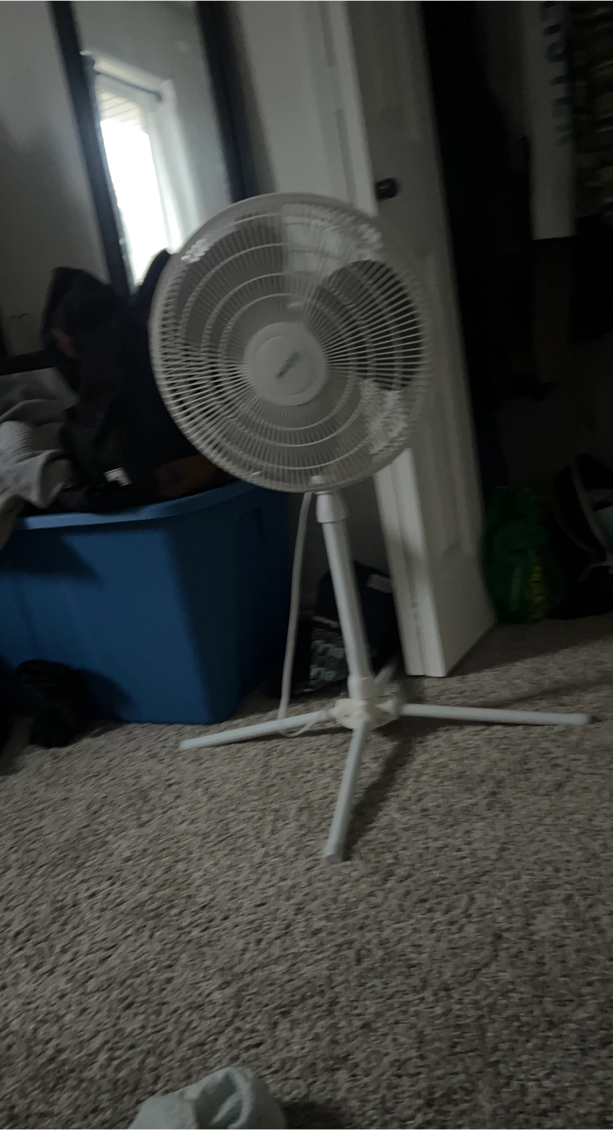 White Standing Fan image indicator(1)