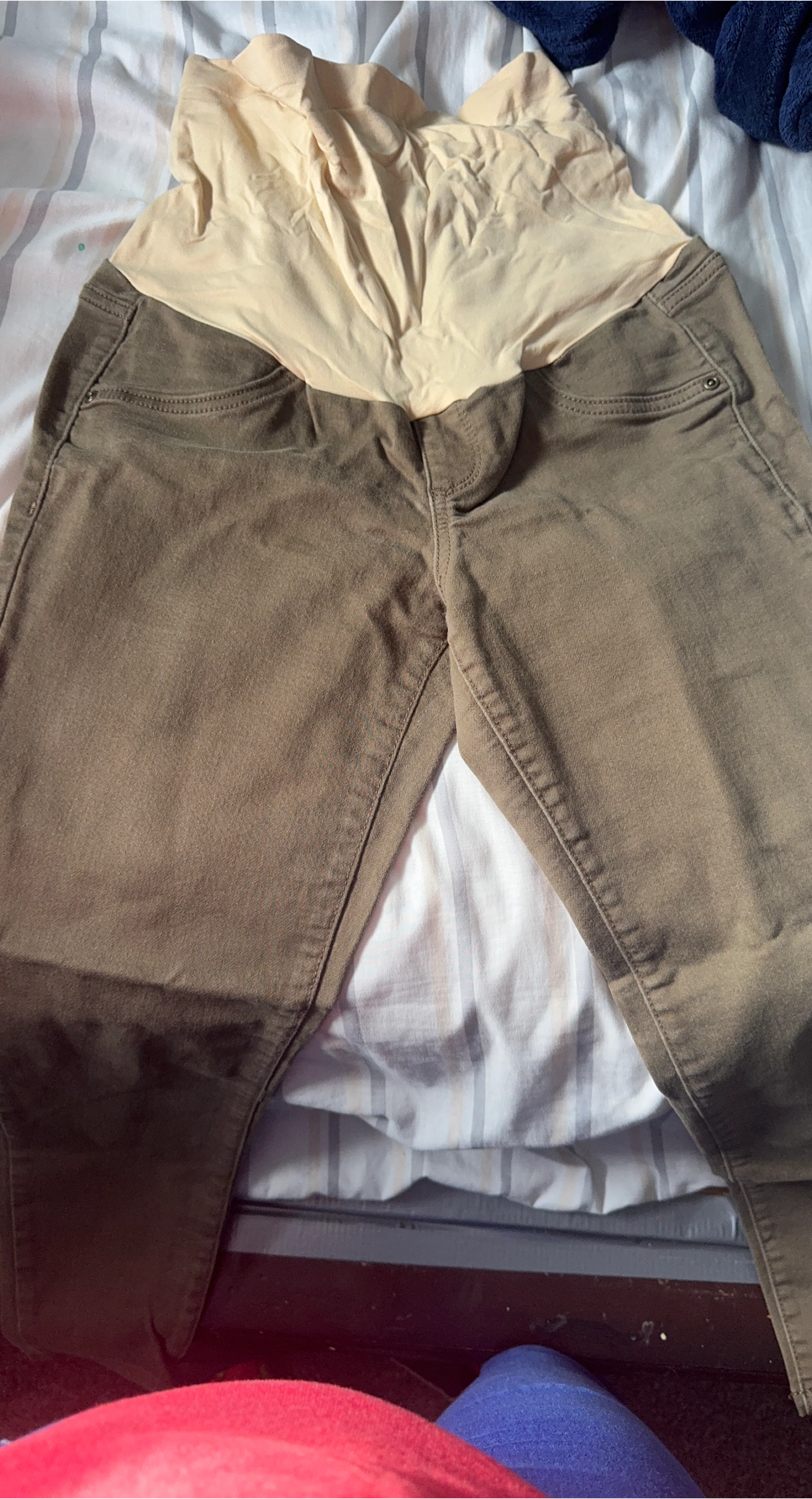 A Glow Maternity Jeggings Size 6