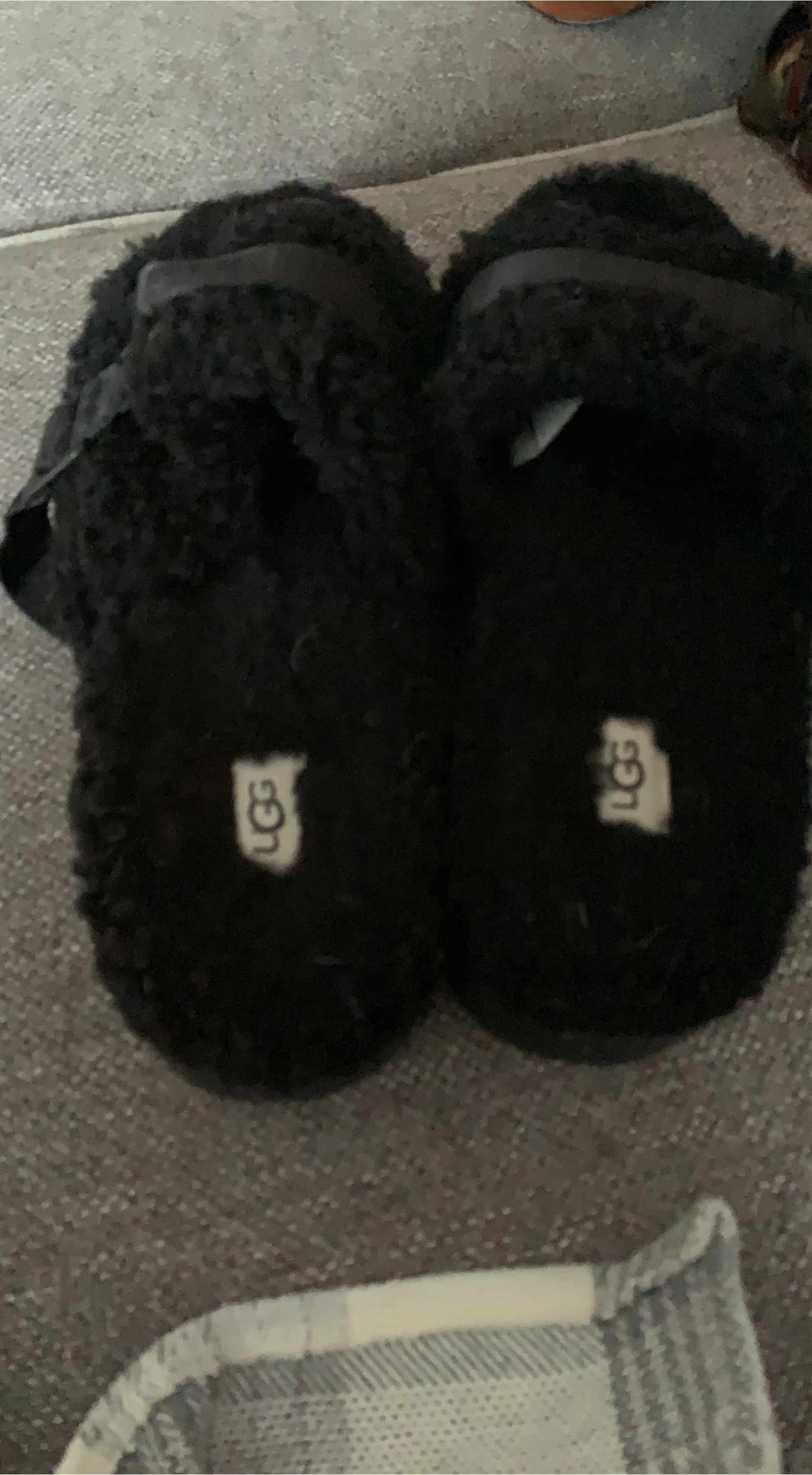 UGG Fluff Yeah Black Slippers