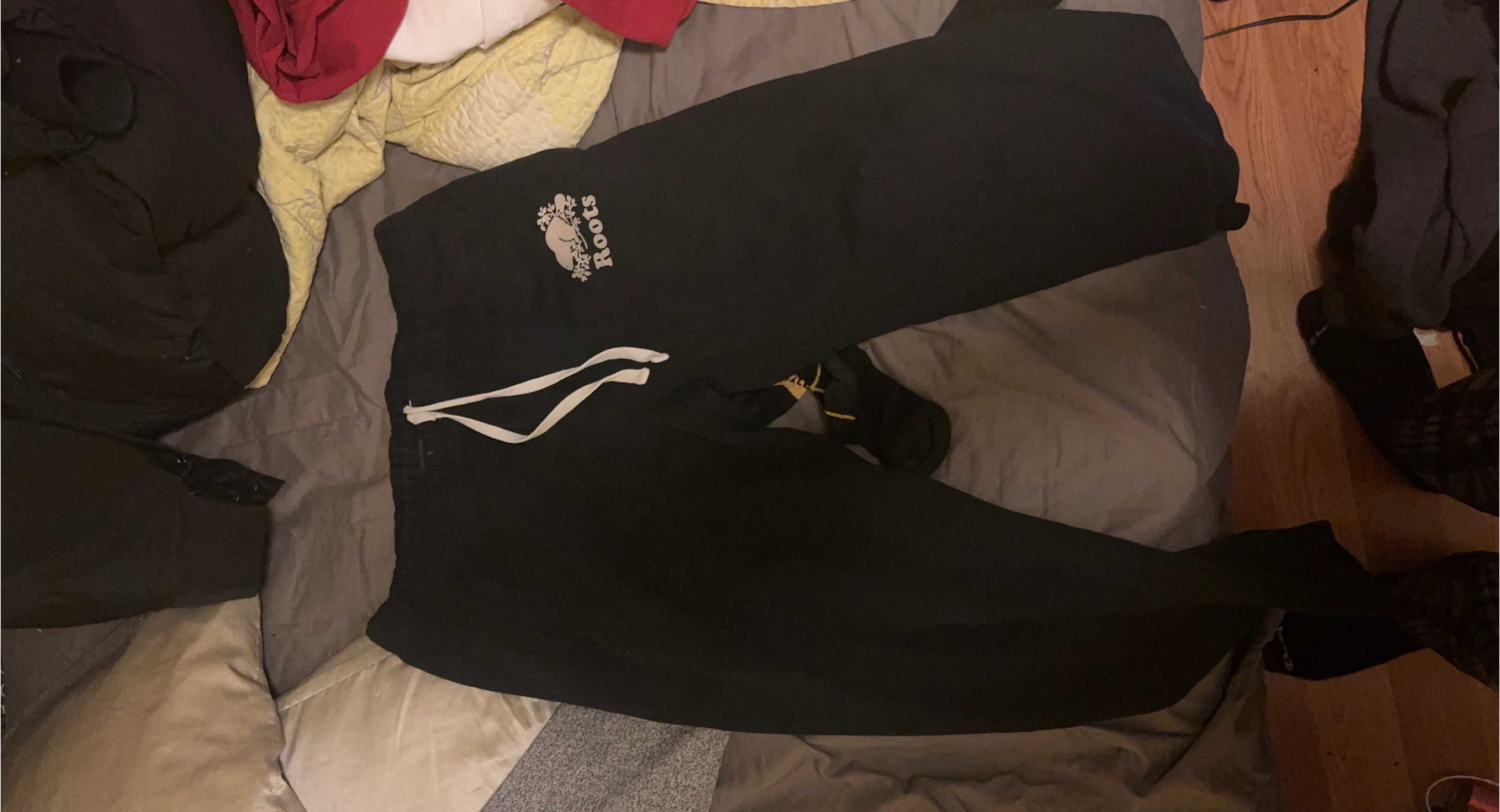 Roots Black Sweatpants - Size XL