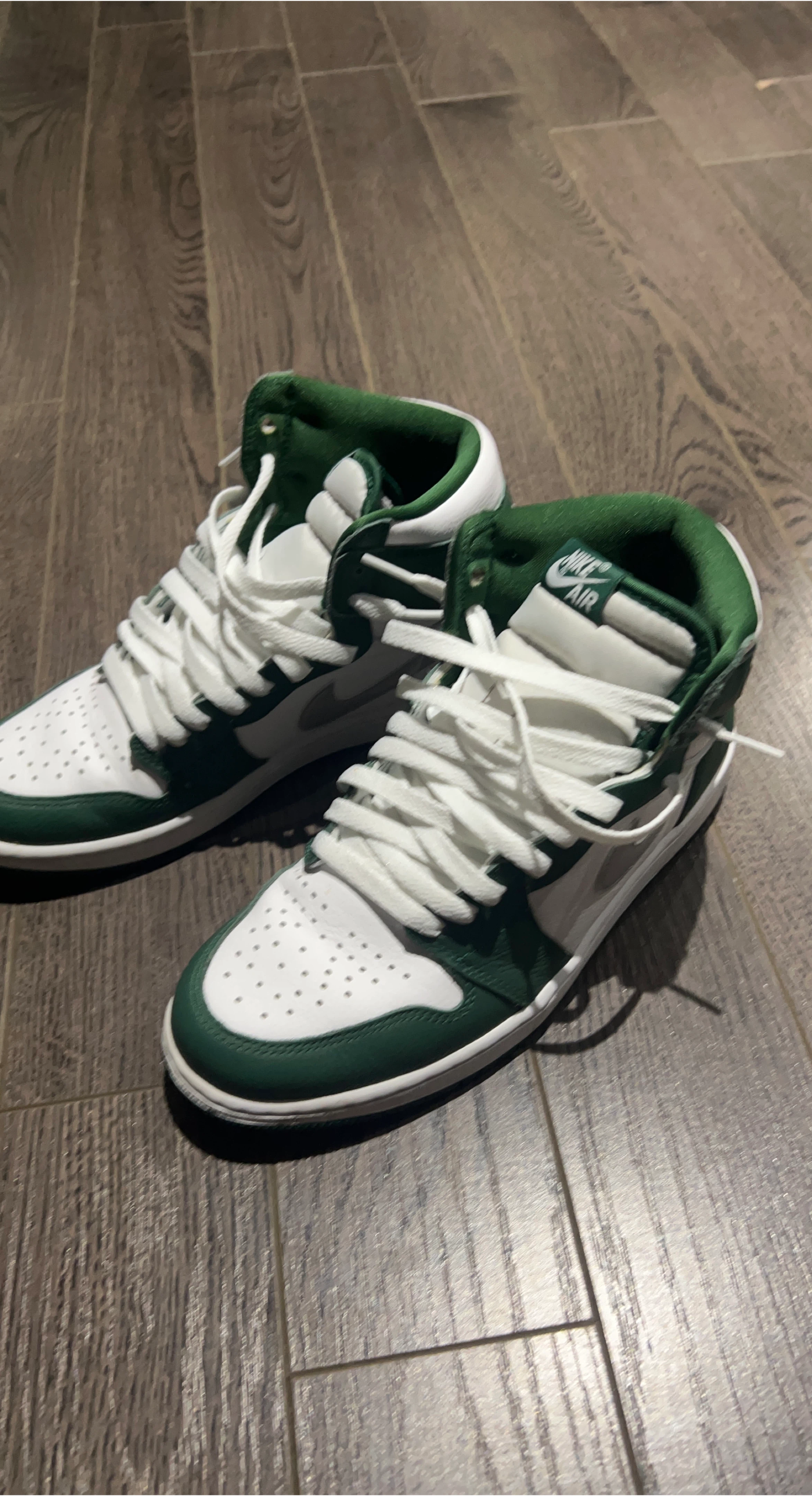 Nike Air Jordan 1 Retro High Lucky Green