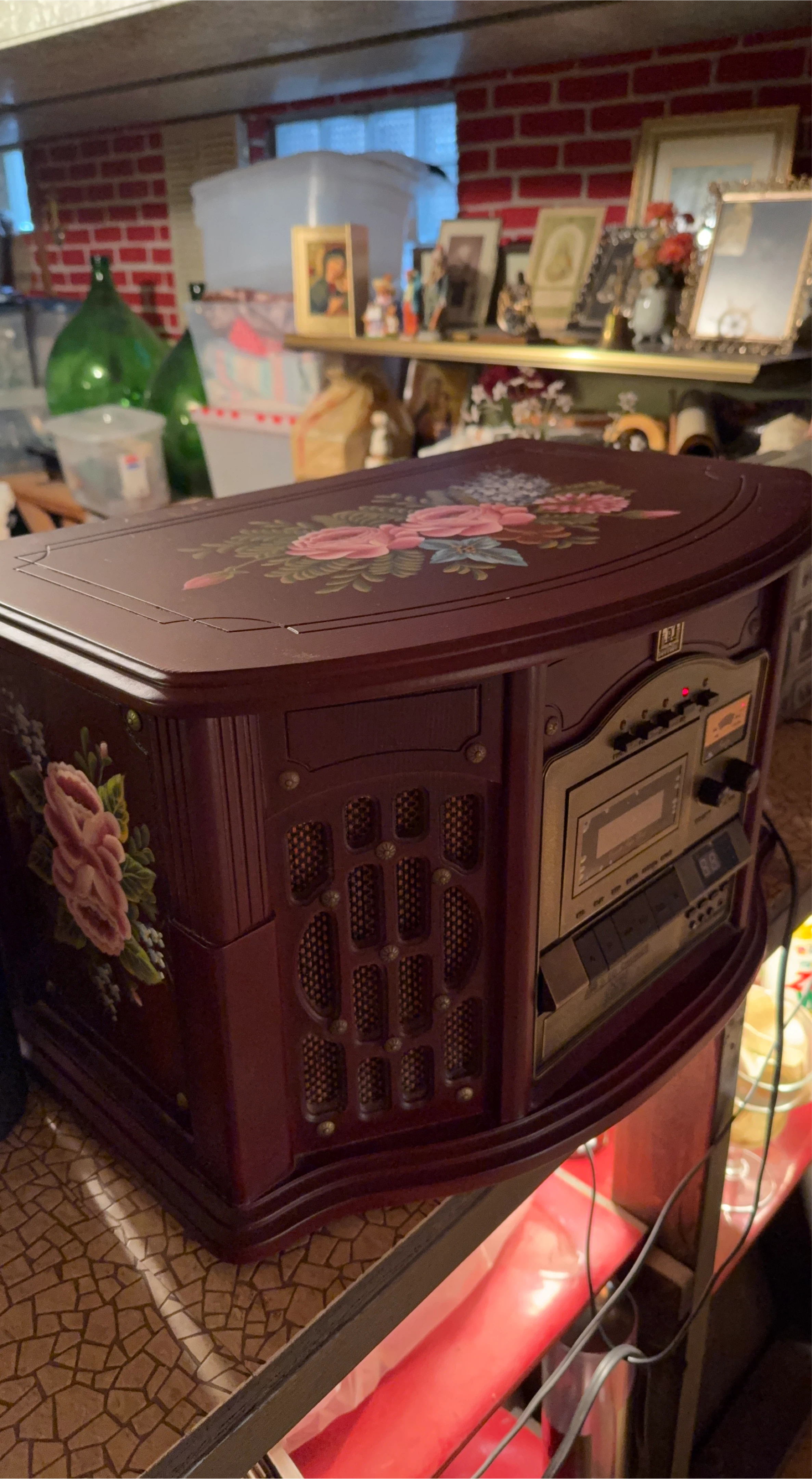 Vintage Floral Stereo System