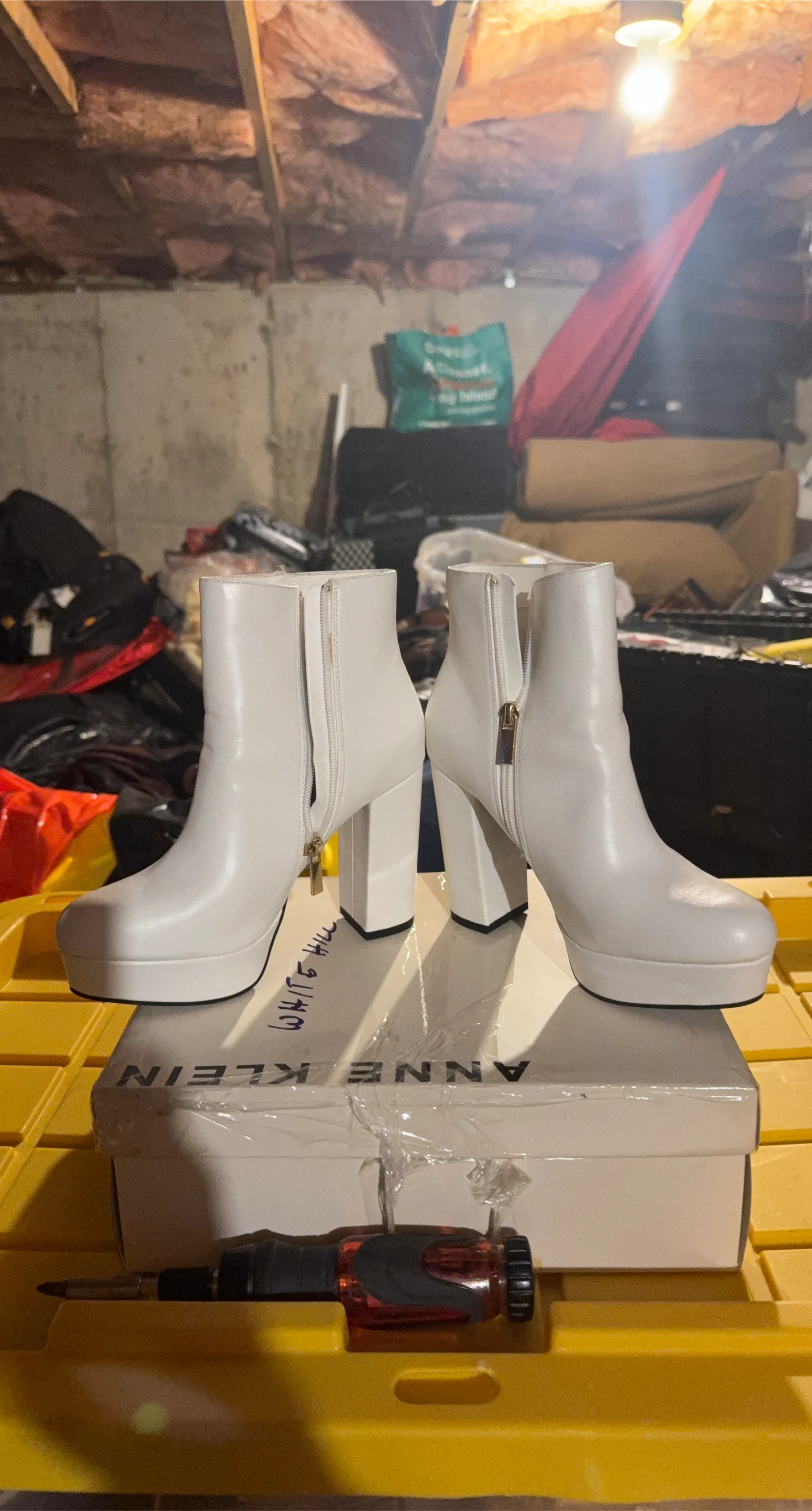 Anne Klein White Heels Size 8