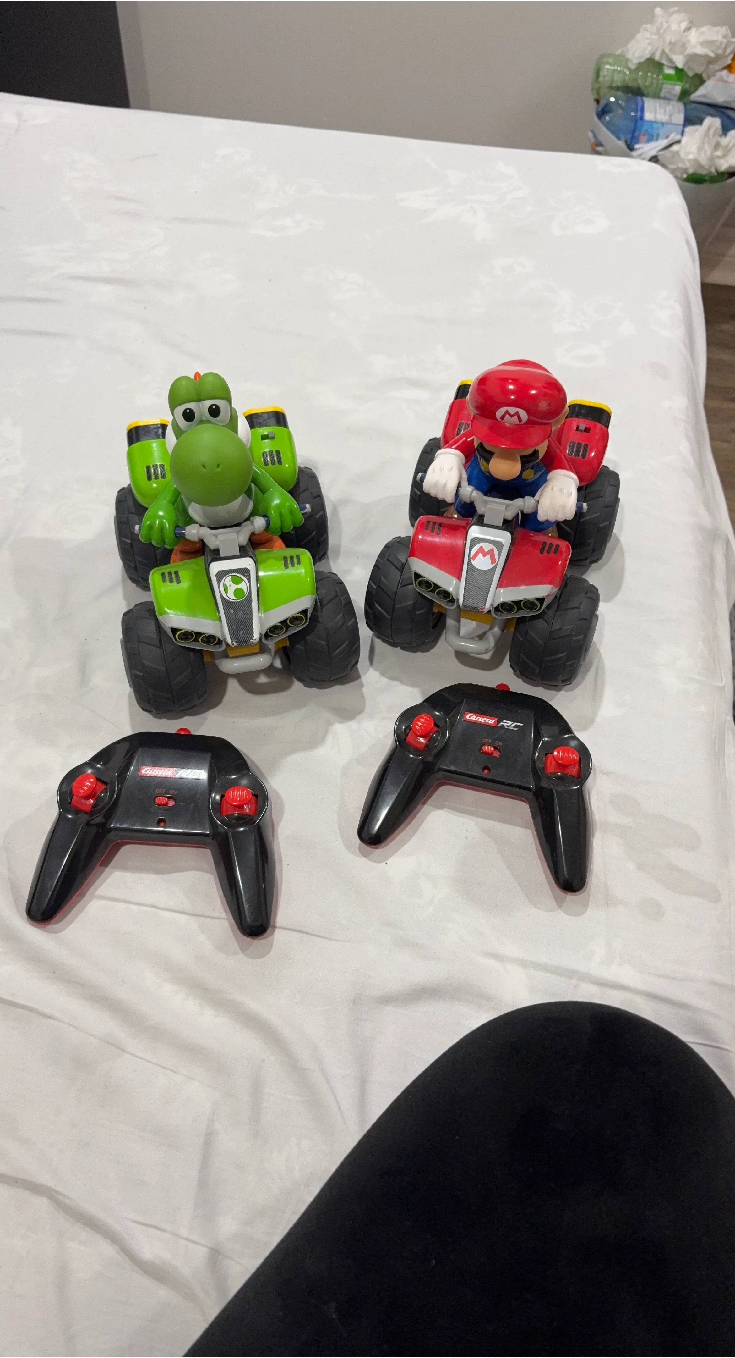 Mario & Yoshi Carrera RC Cars