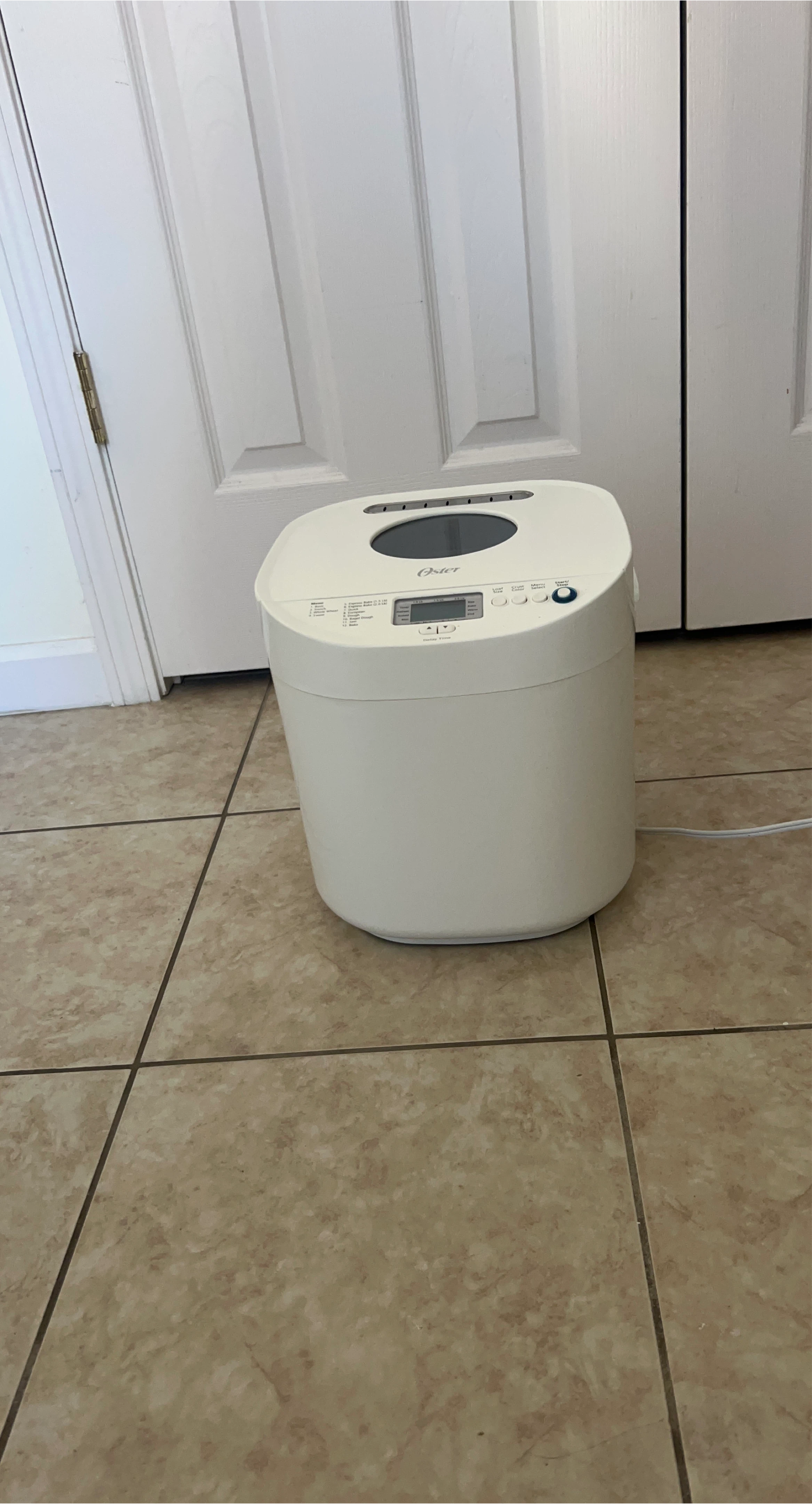 Oster Bread Maker - 2 lb loaf