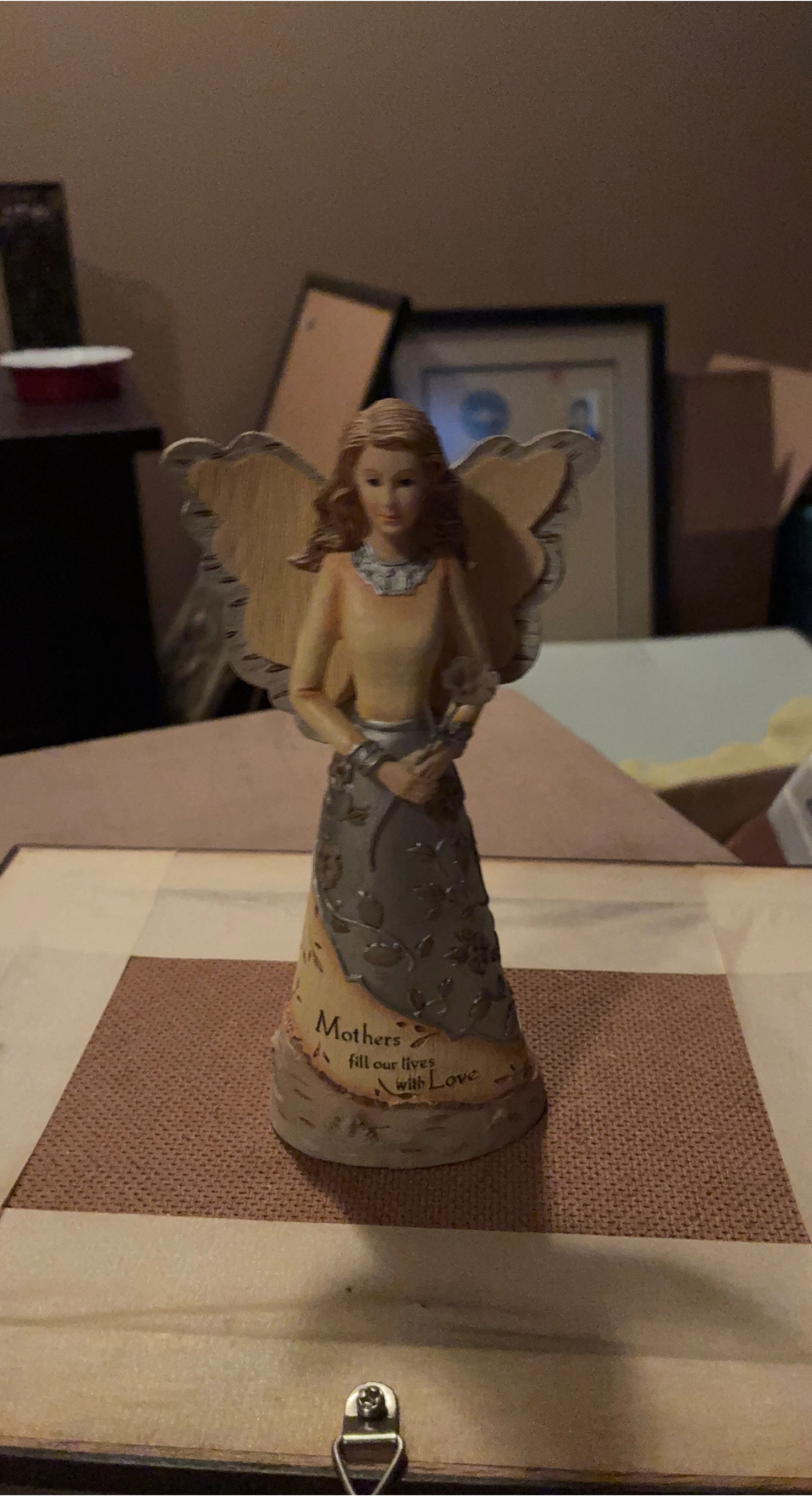 Angel Figurine - Mothers Fill Our Lives With Love