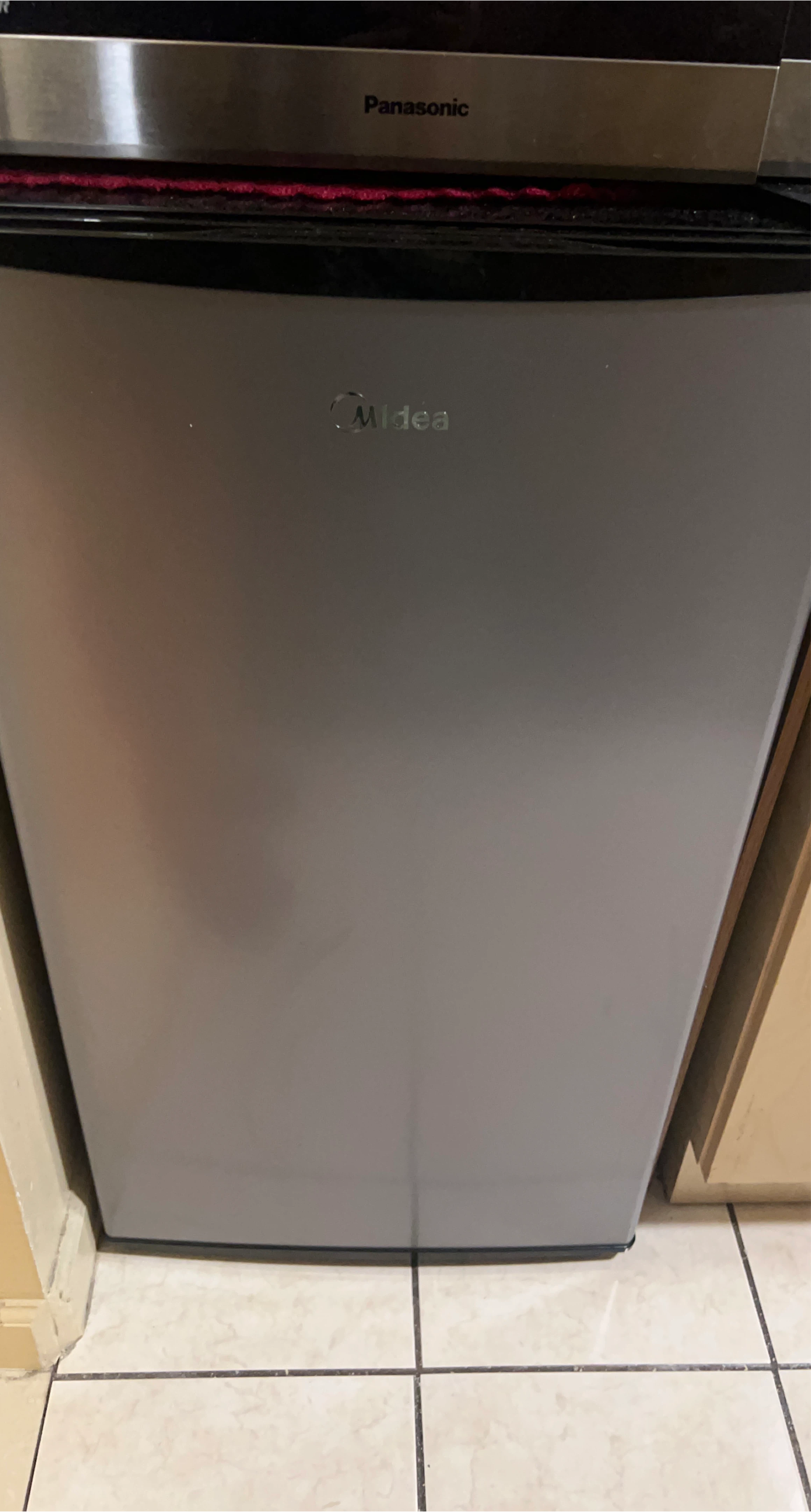 Midea Compact Refrigerator