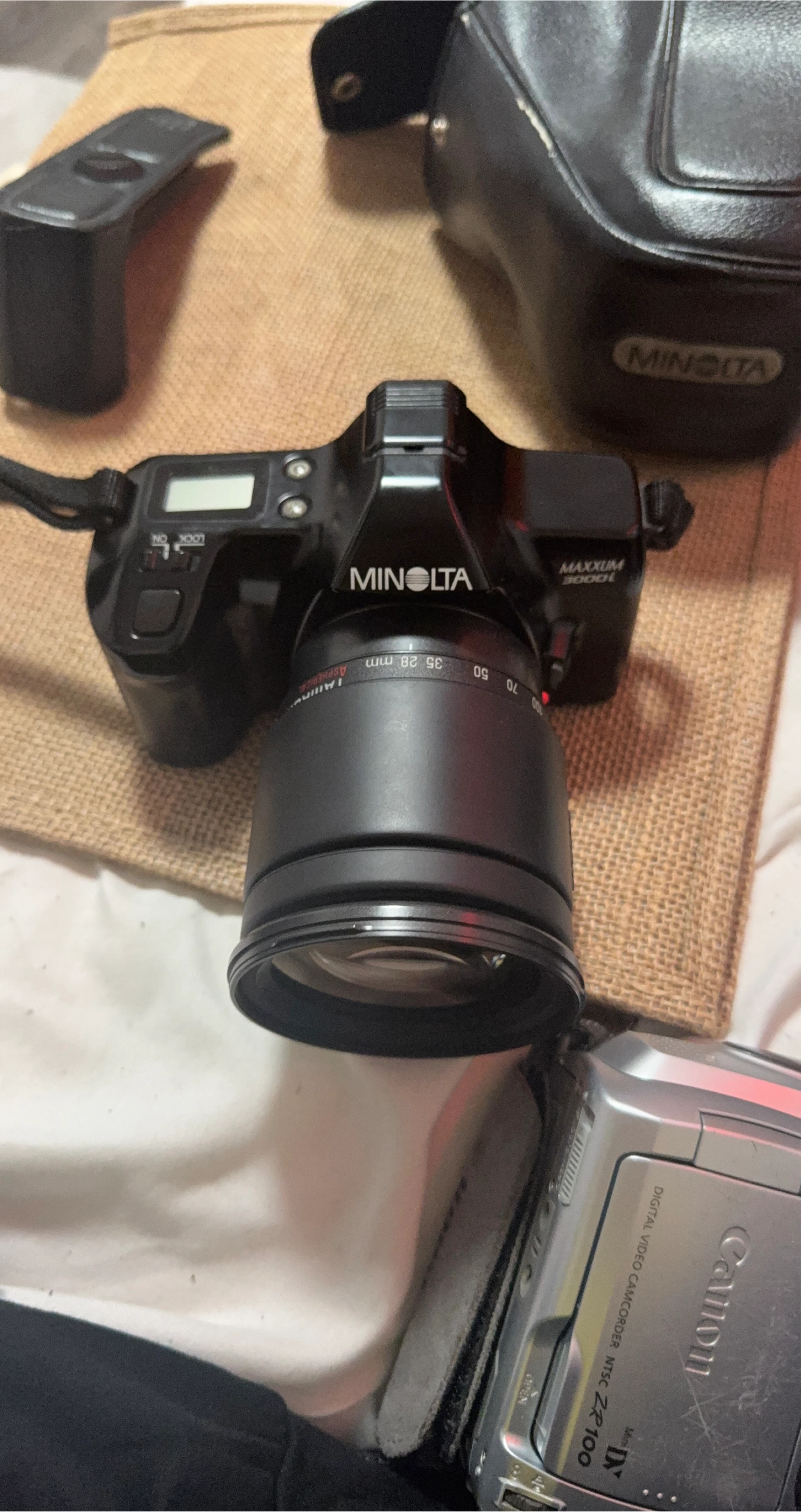 Minolta Maxxum 3000i SLR Camera