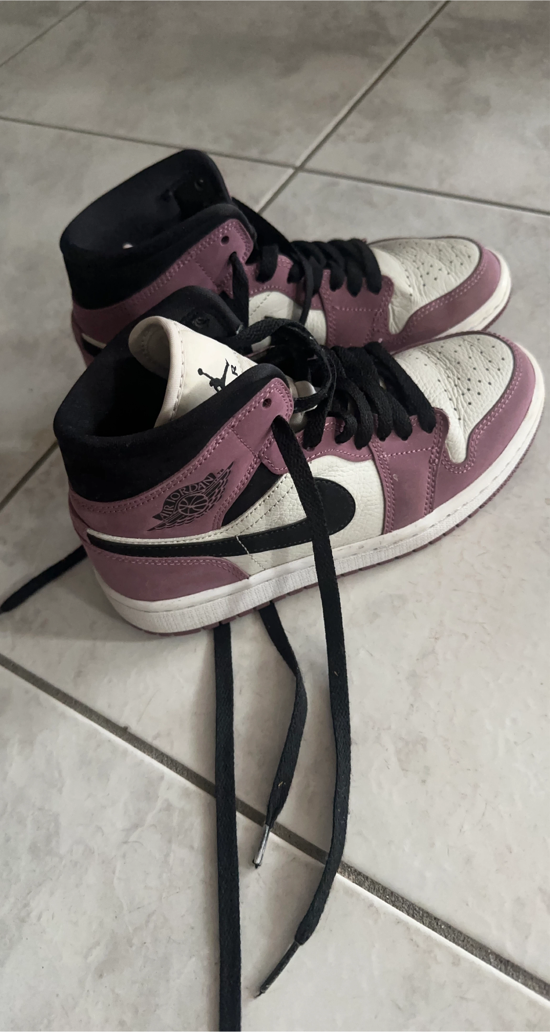 Nike Air Jordan 1 Mid Plum Fog