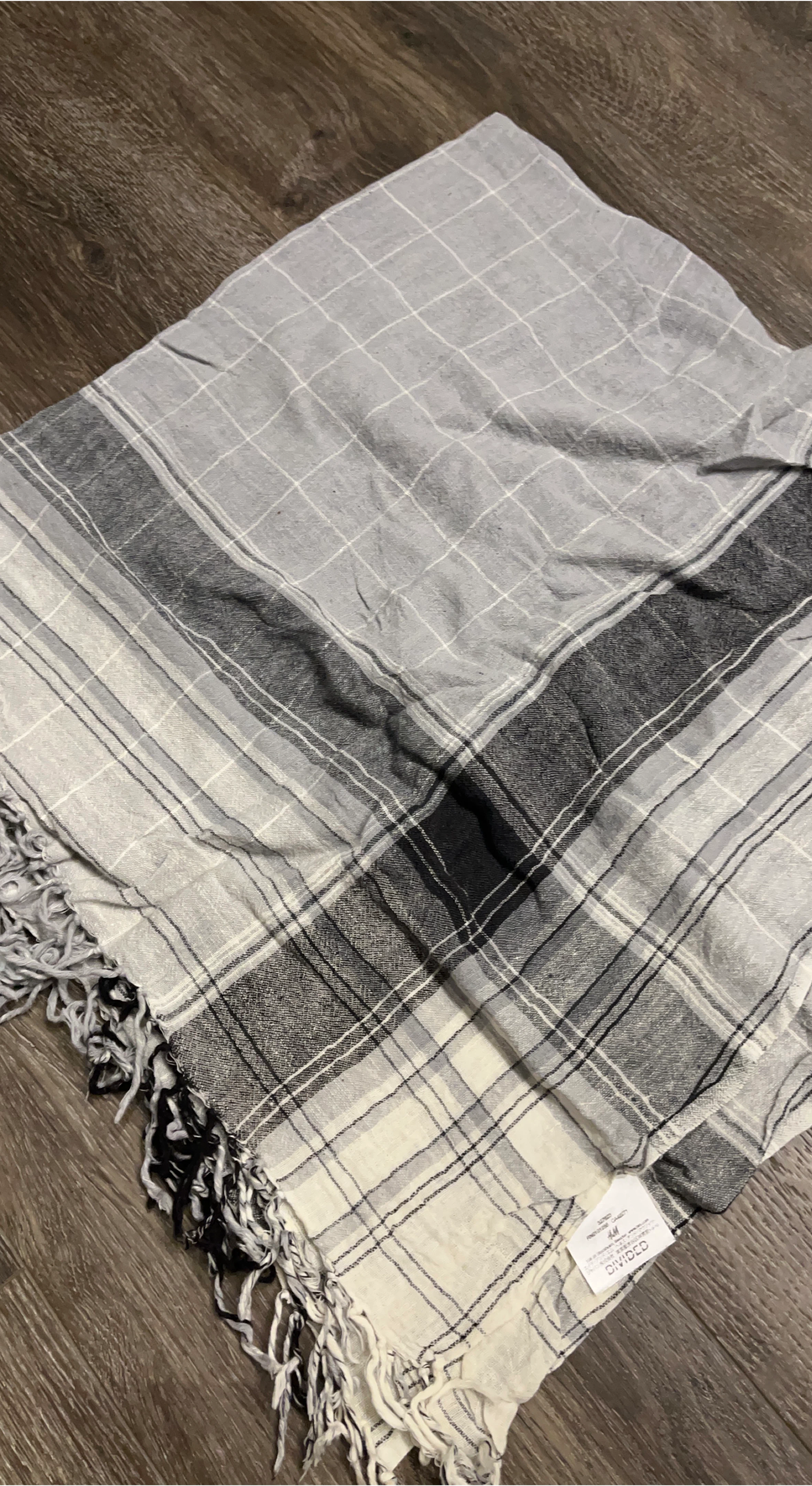 H&M Divided Grey Plaid Scarf - photo 2