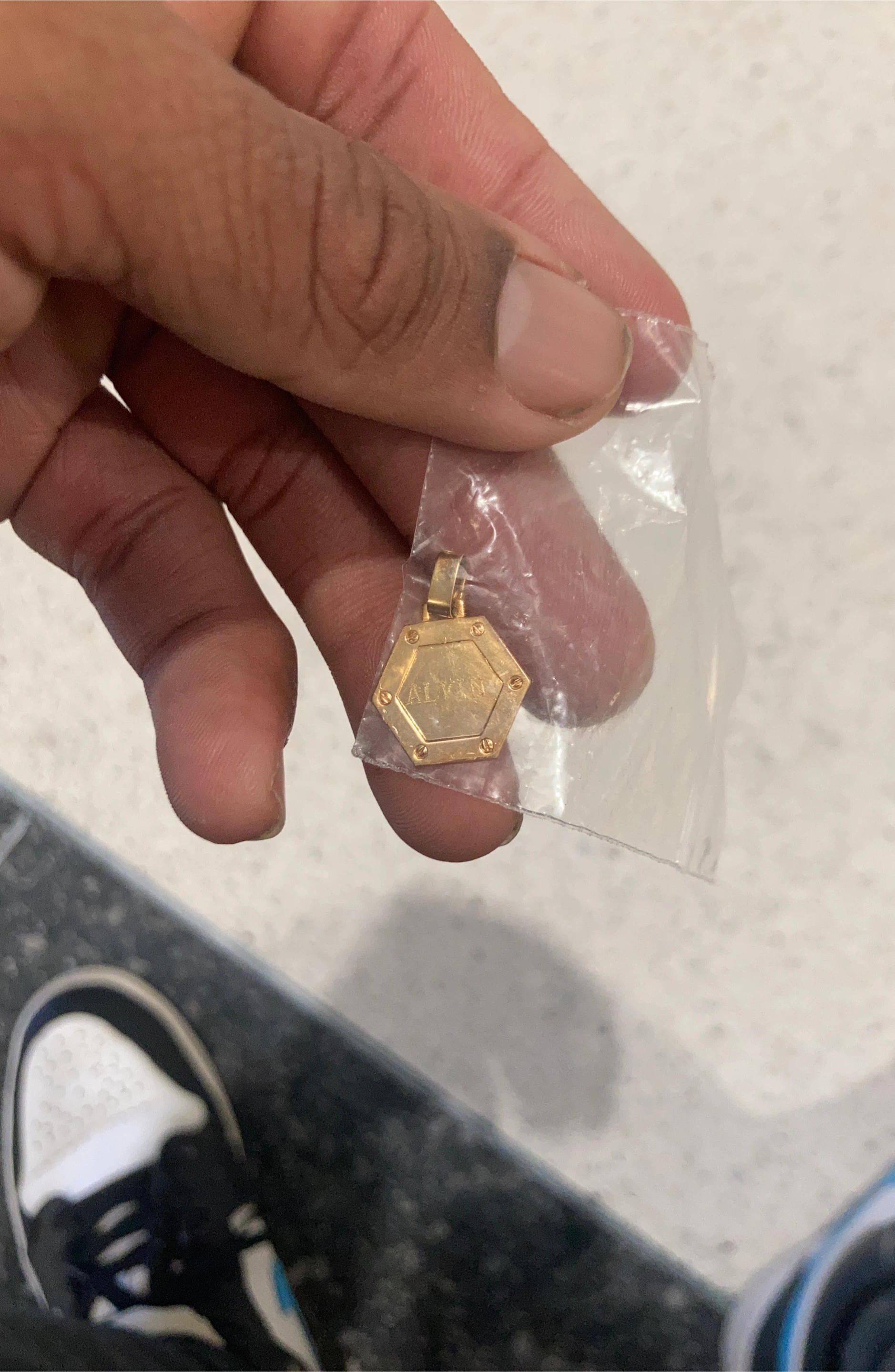 ALVIN Gold Pendant