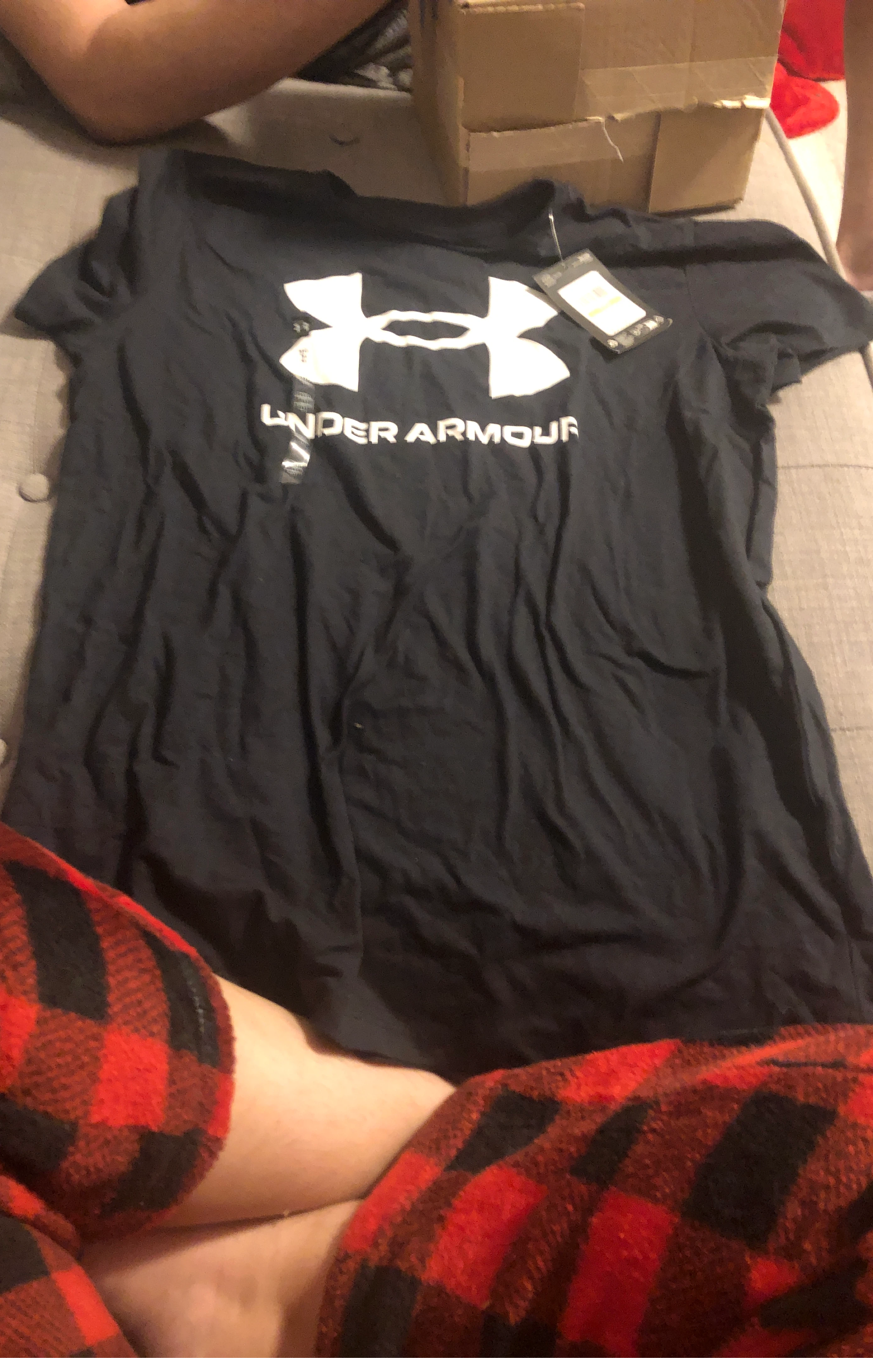 New Under Armour Black T-Shirt gifting 🧡