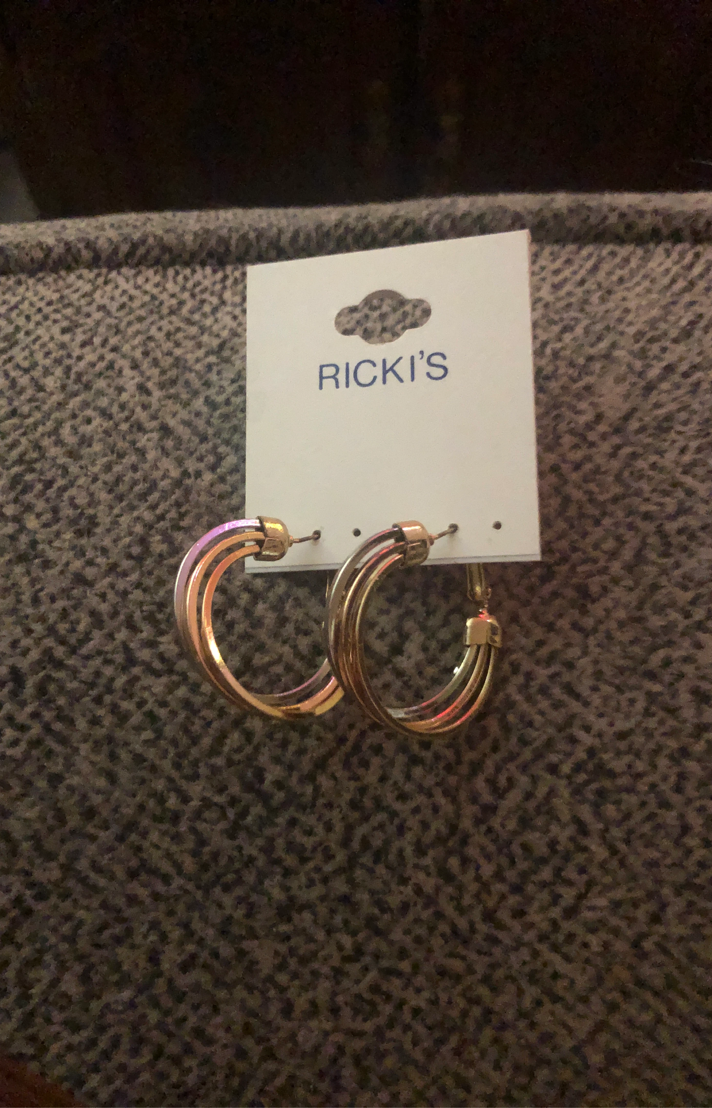 Ricki's Gold Hoop Earrings gifting 🧡