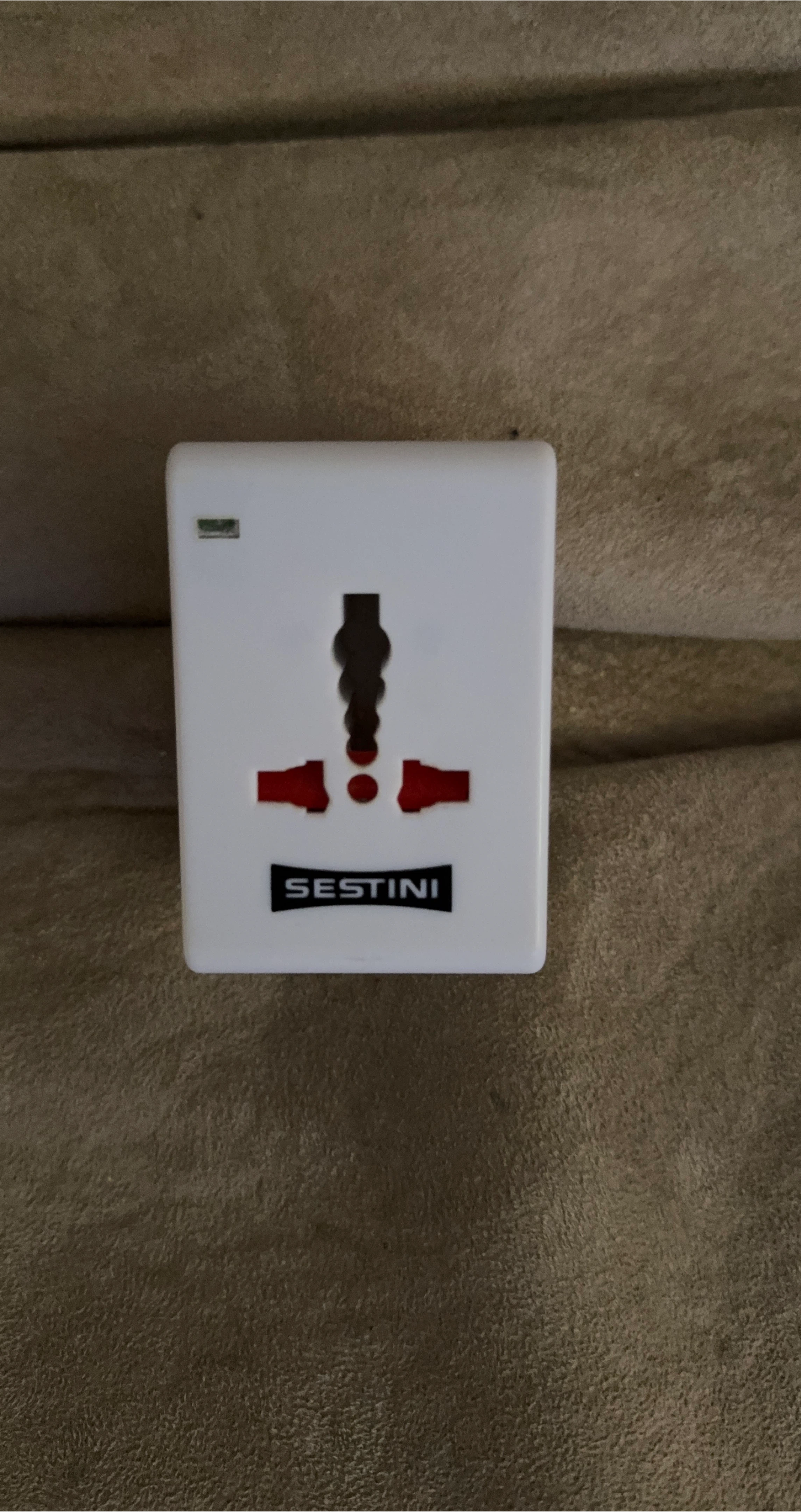 Sestini Universal Travel Adapter