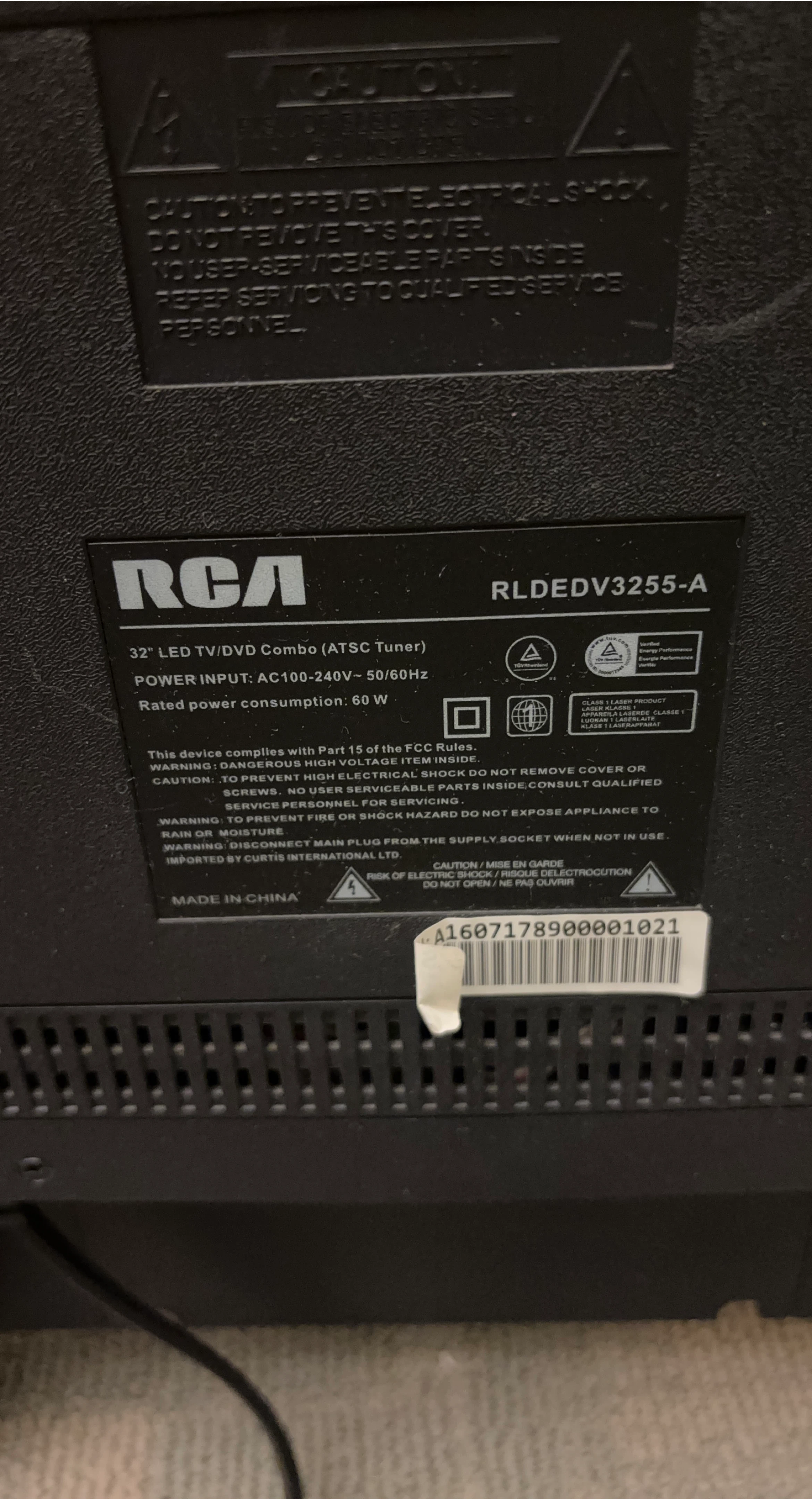 RCA 32" LED TV/DVD Combo - photo 3