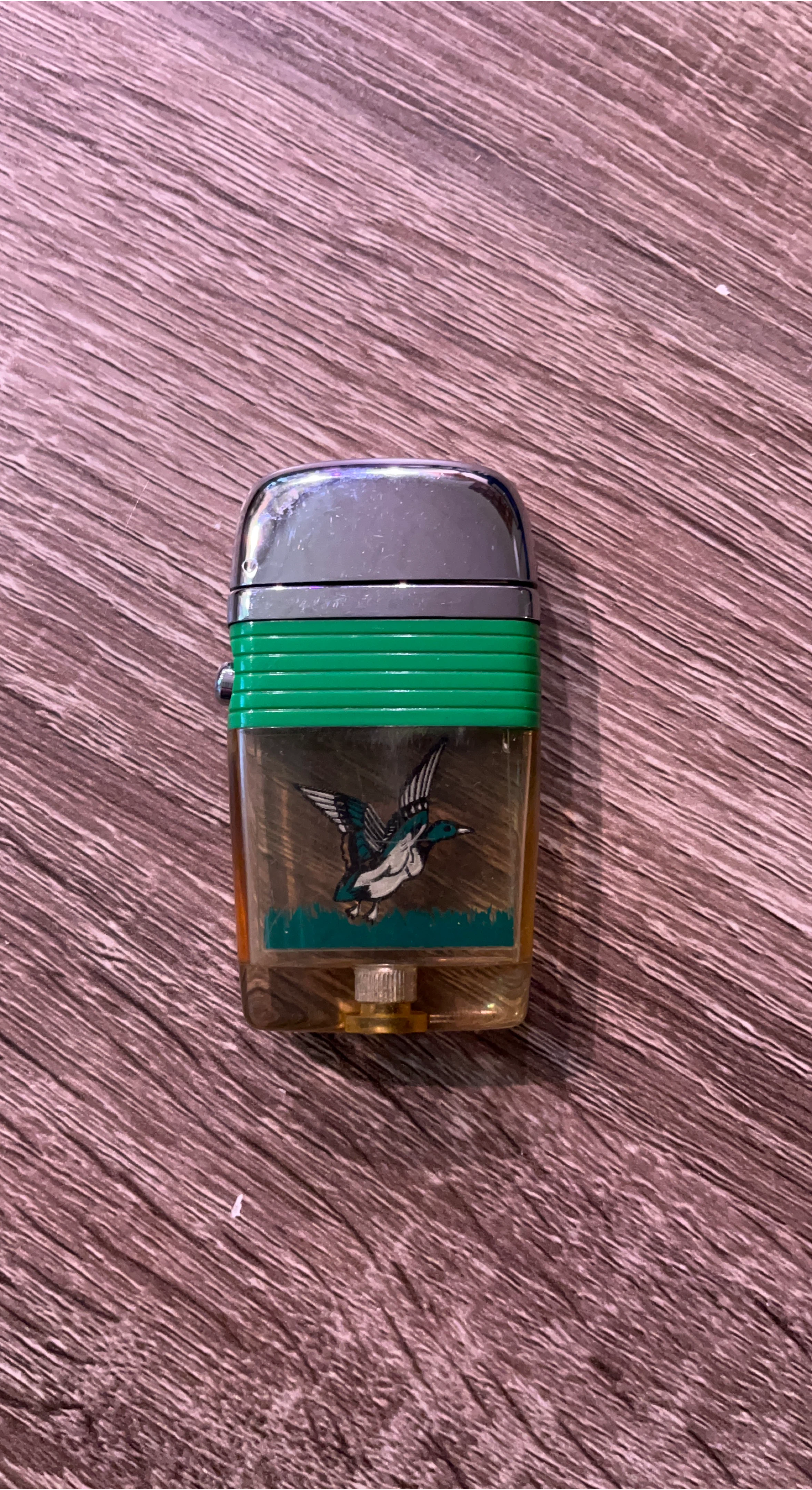 Vintage Scripto Vu-Lighter with Duck Design