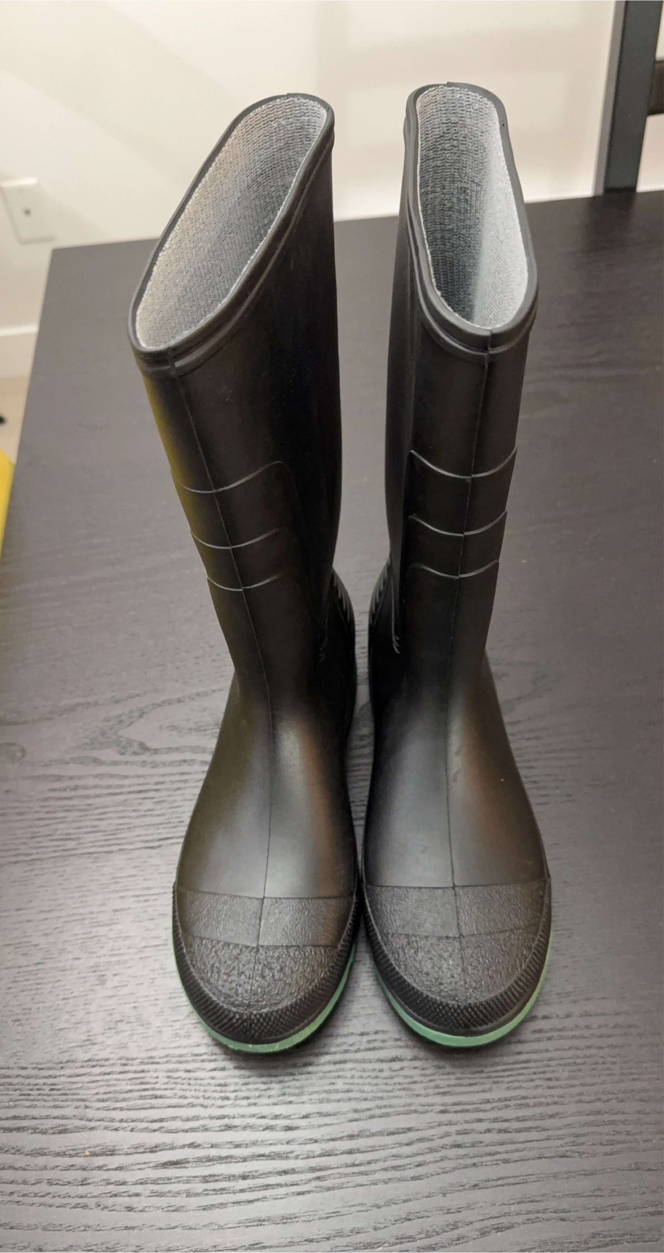 Like New Rubber Boots - Men’s Size 8 - Made in Canada