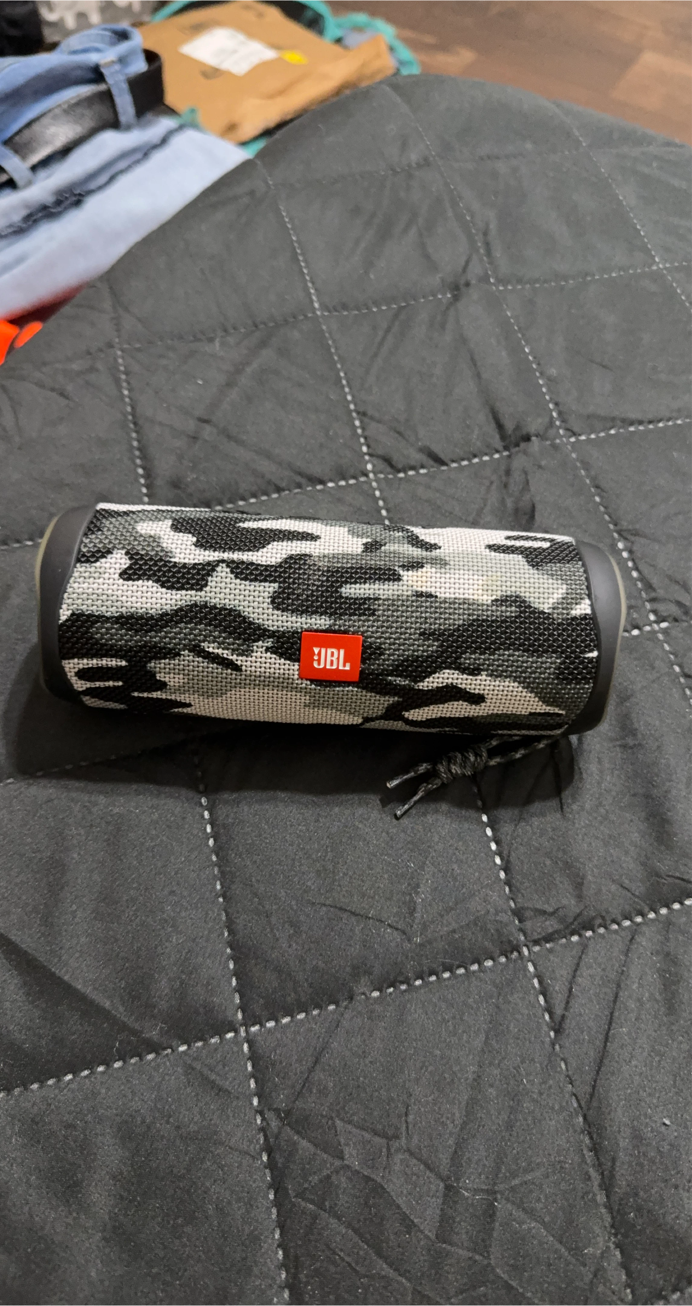 JBL Flip 5 Camo Portable Bluetooth Speaker