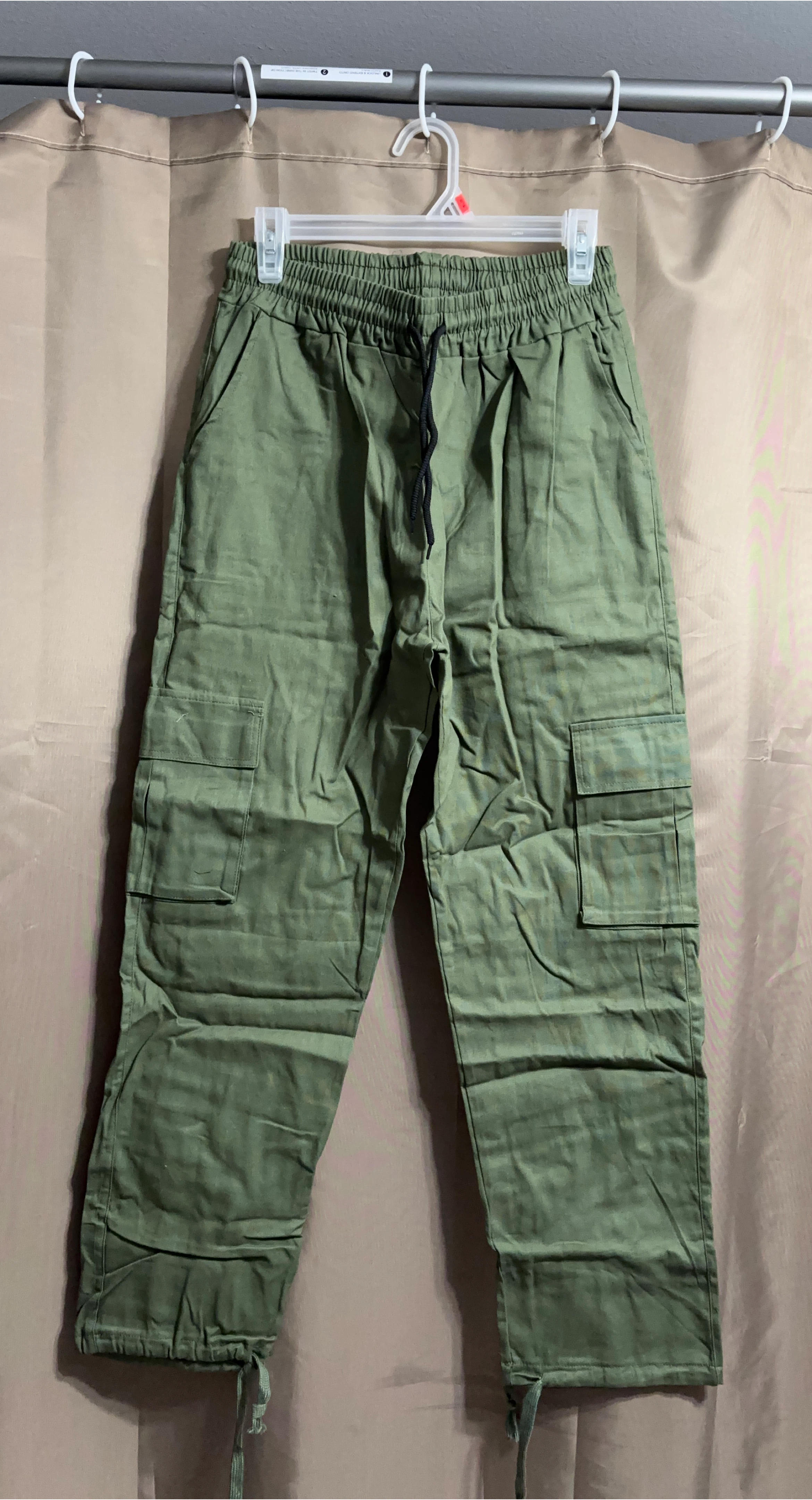 🔥 FREE Unisex Green Cargo Pants - Size M