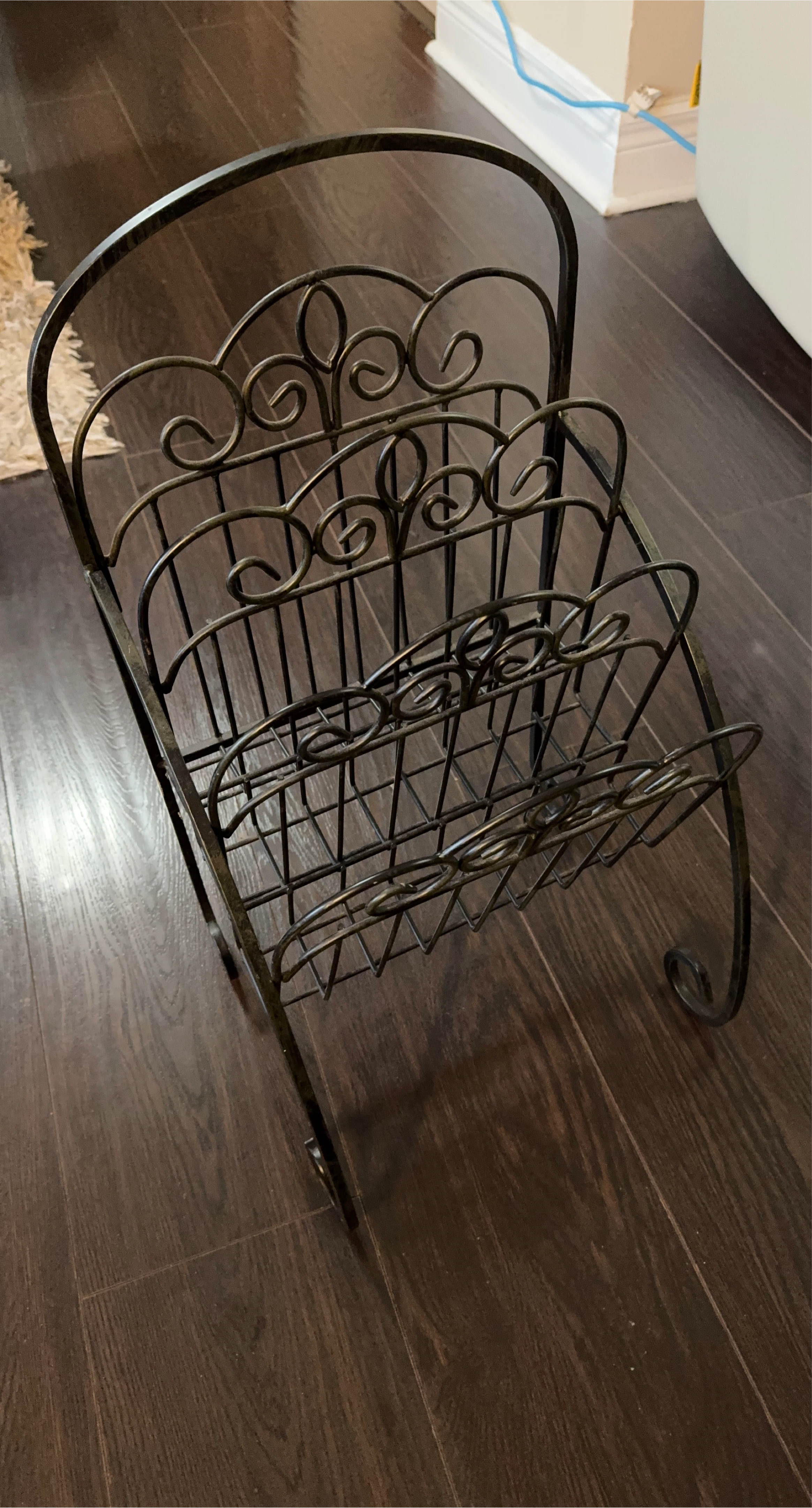 Metal Magazine Rack