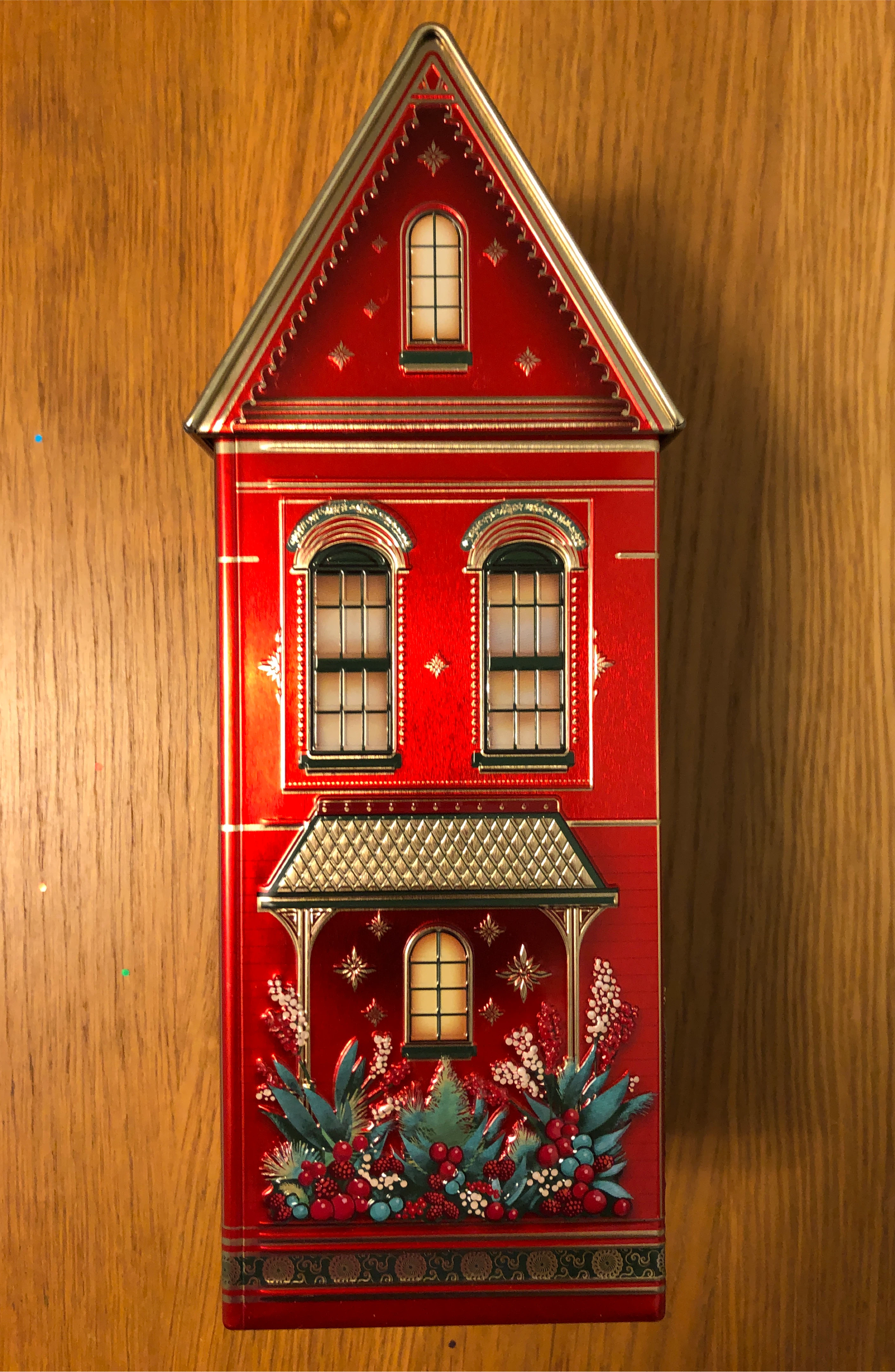 Decorative Red House Tin