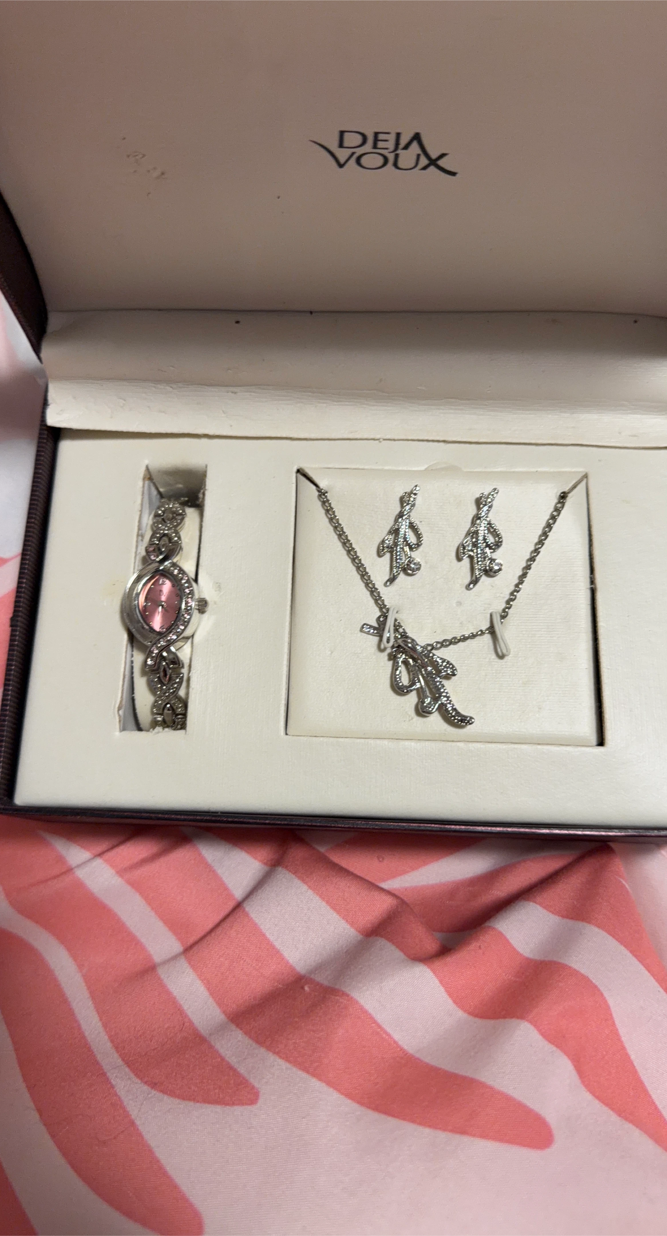 Deja Voux Watch, Necklace & Earring Set
