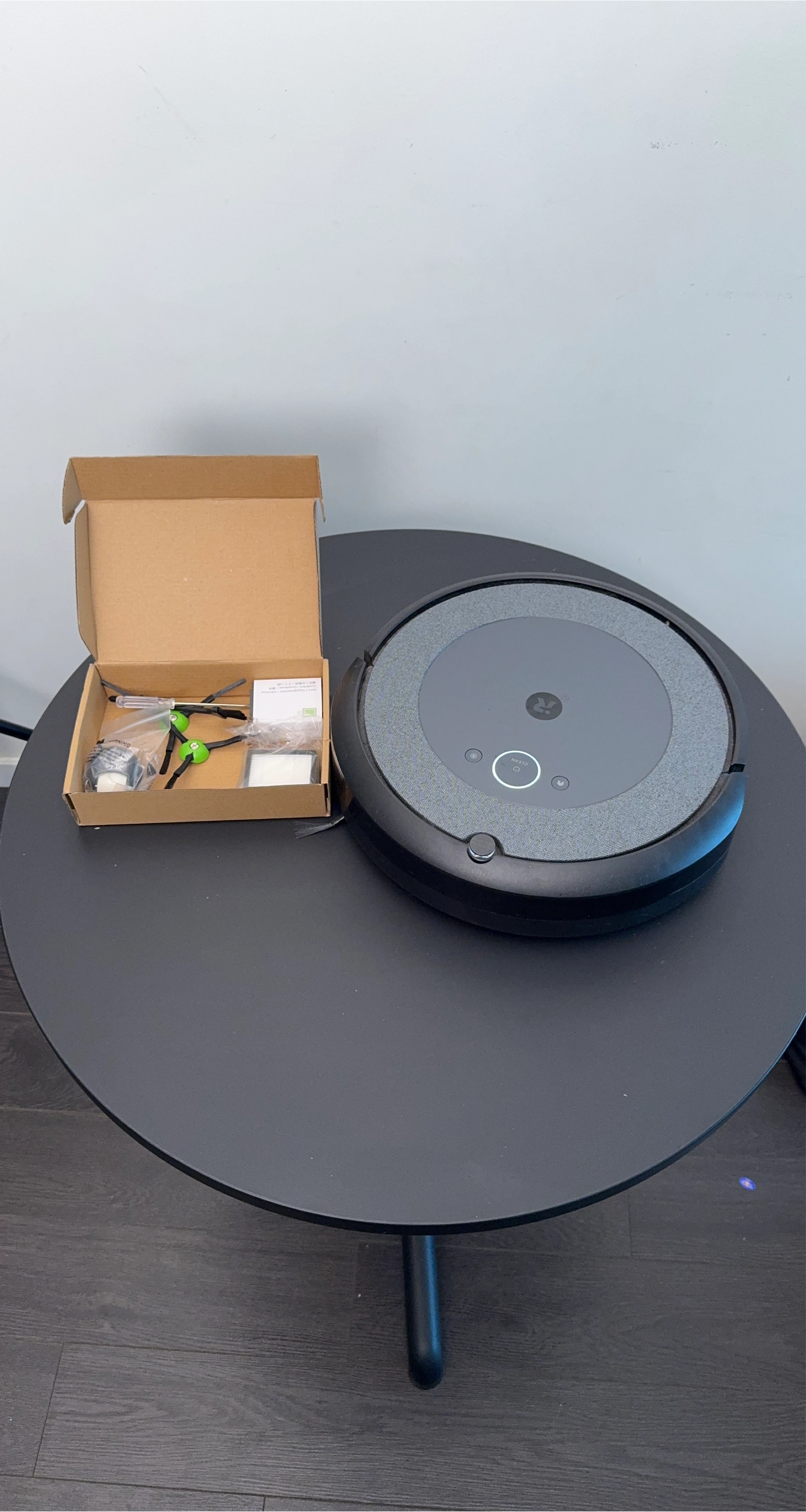 iRobot Roomba i3 Robot Vacuum