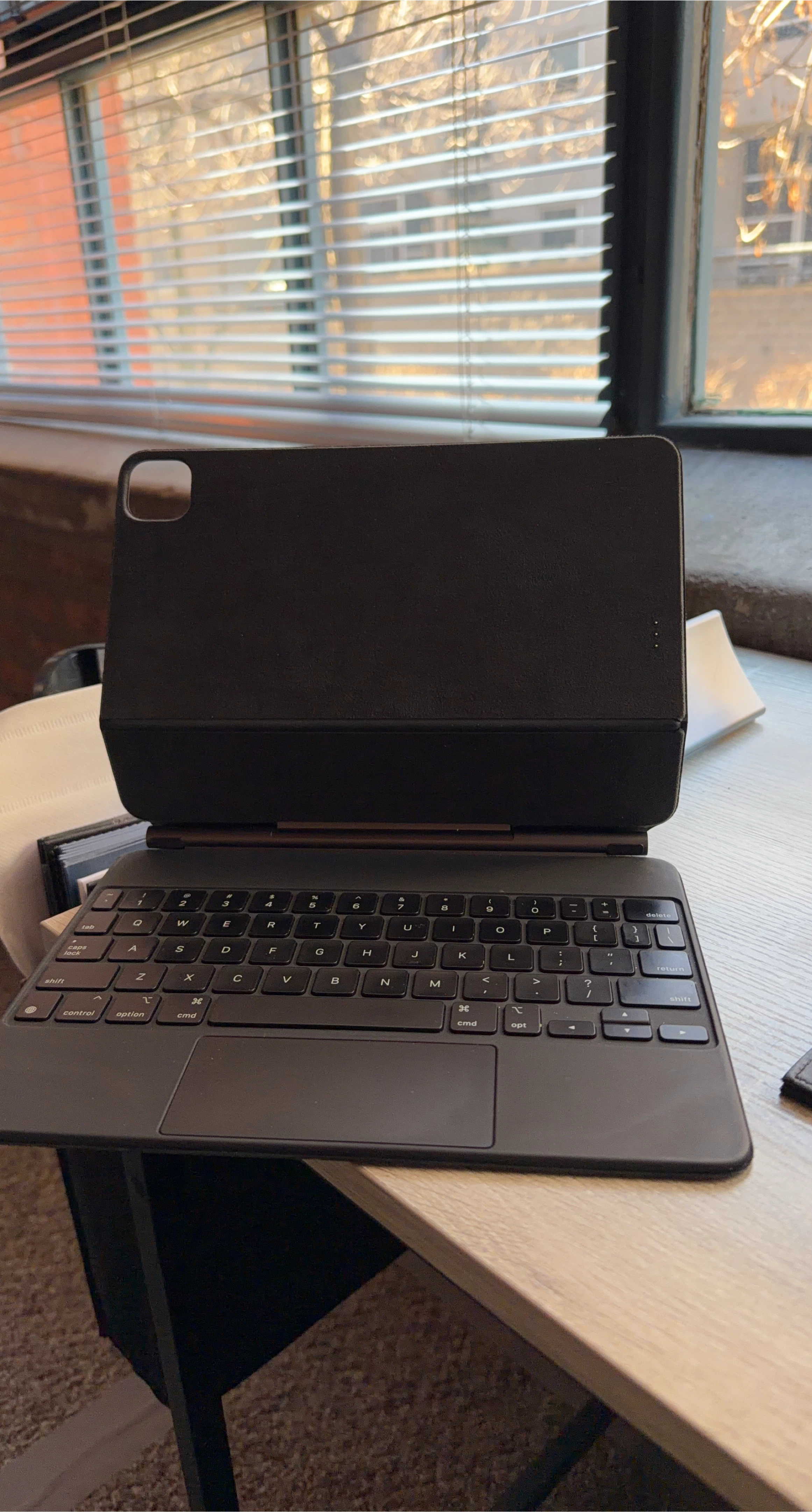 Apple iPad Magic Keyboard - Black