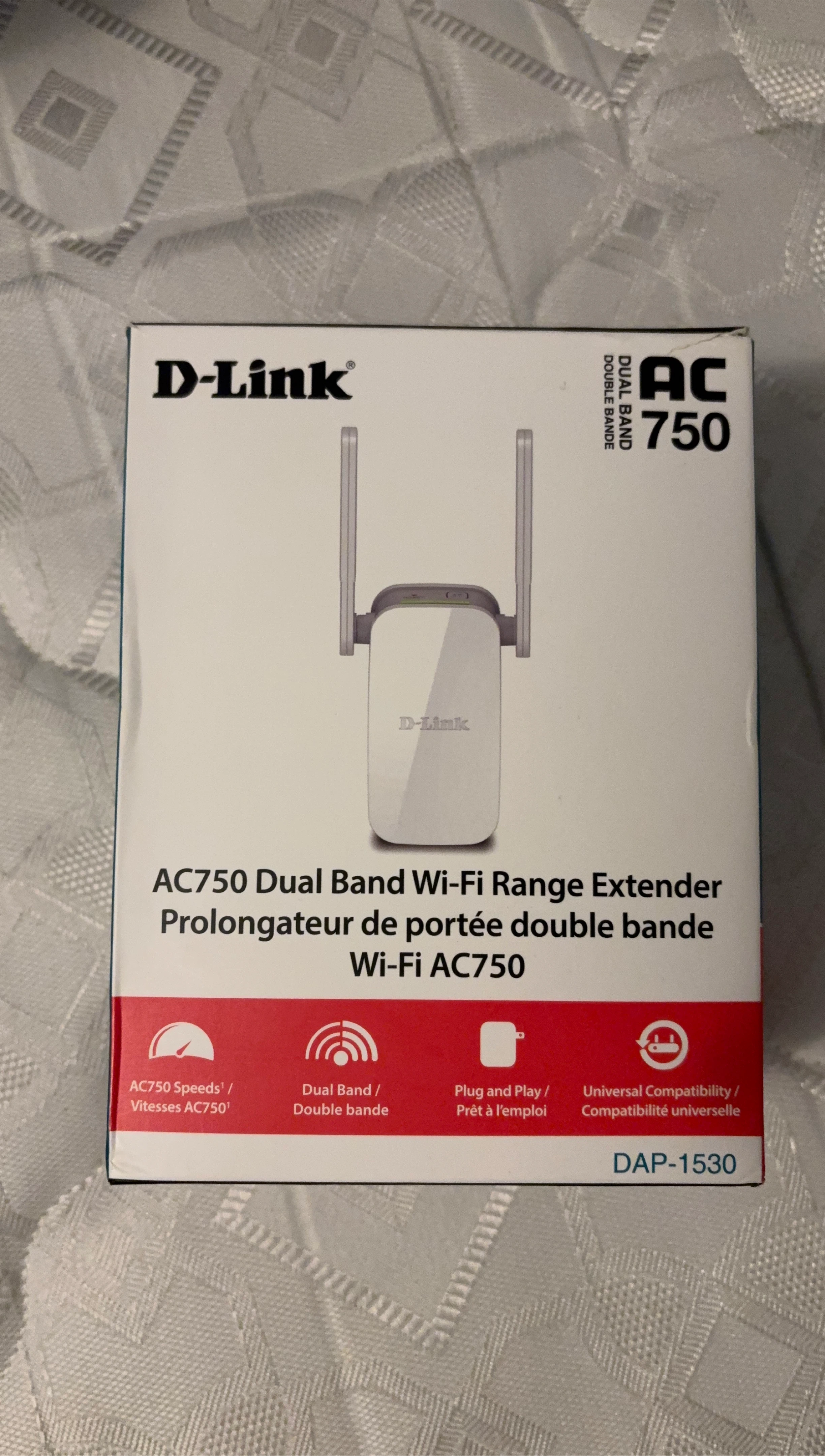 D-Link AC750 Dual Band Wi-Fi Range Extender - New