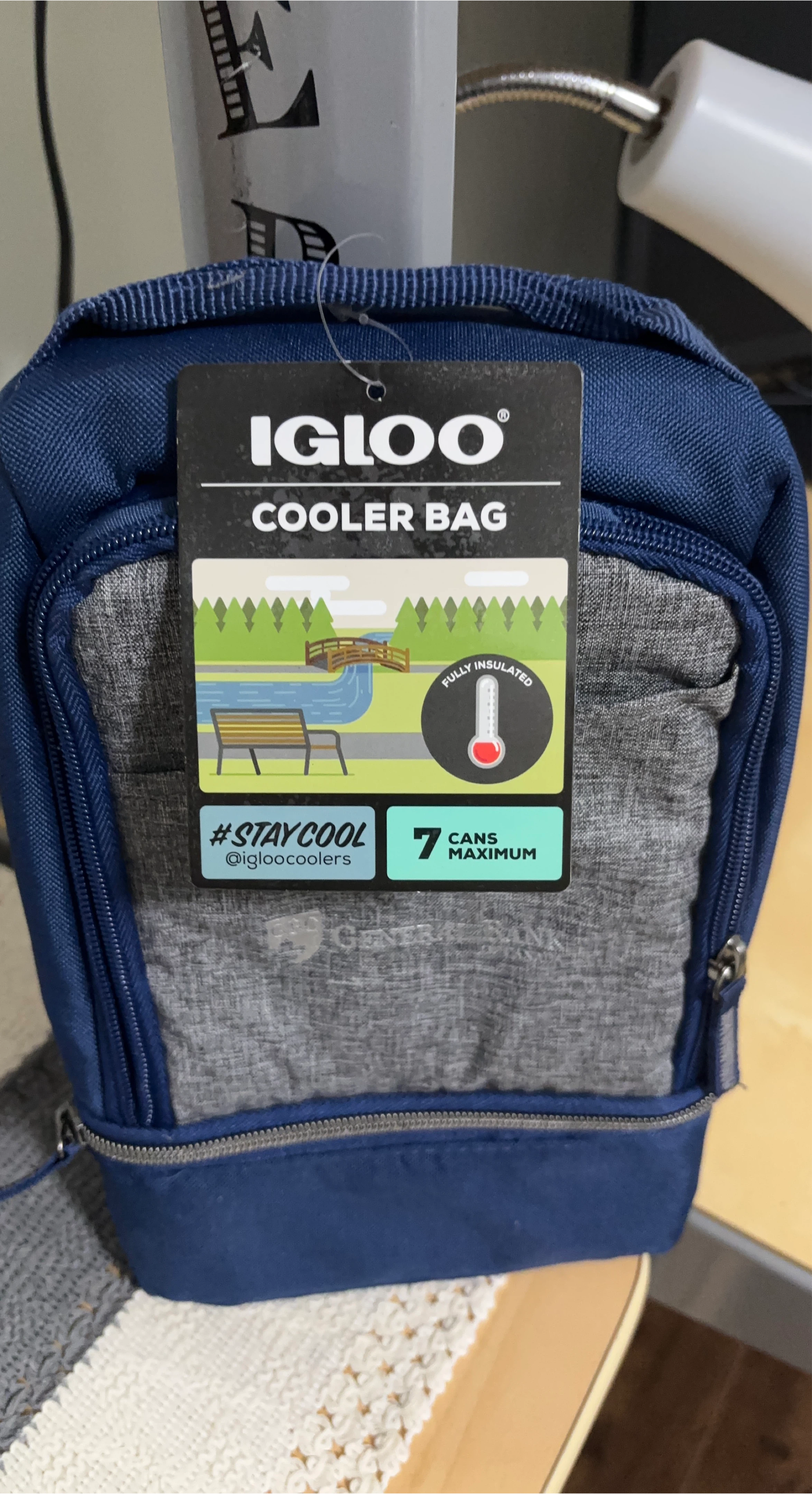 Igloo Cooler Bag - 7 Can Maximum