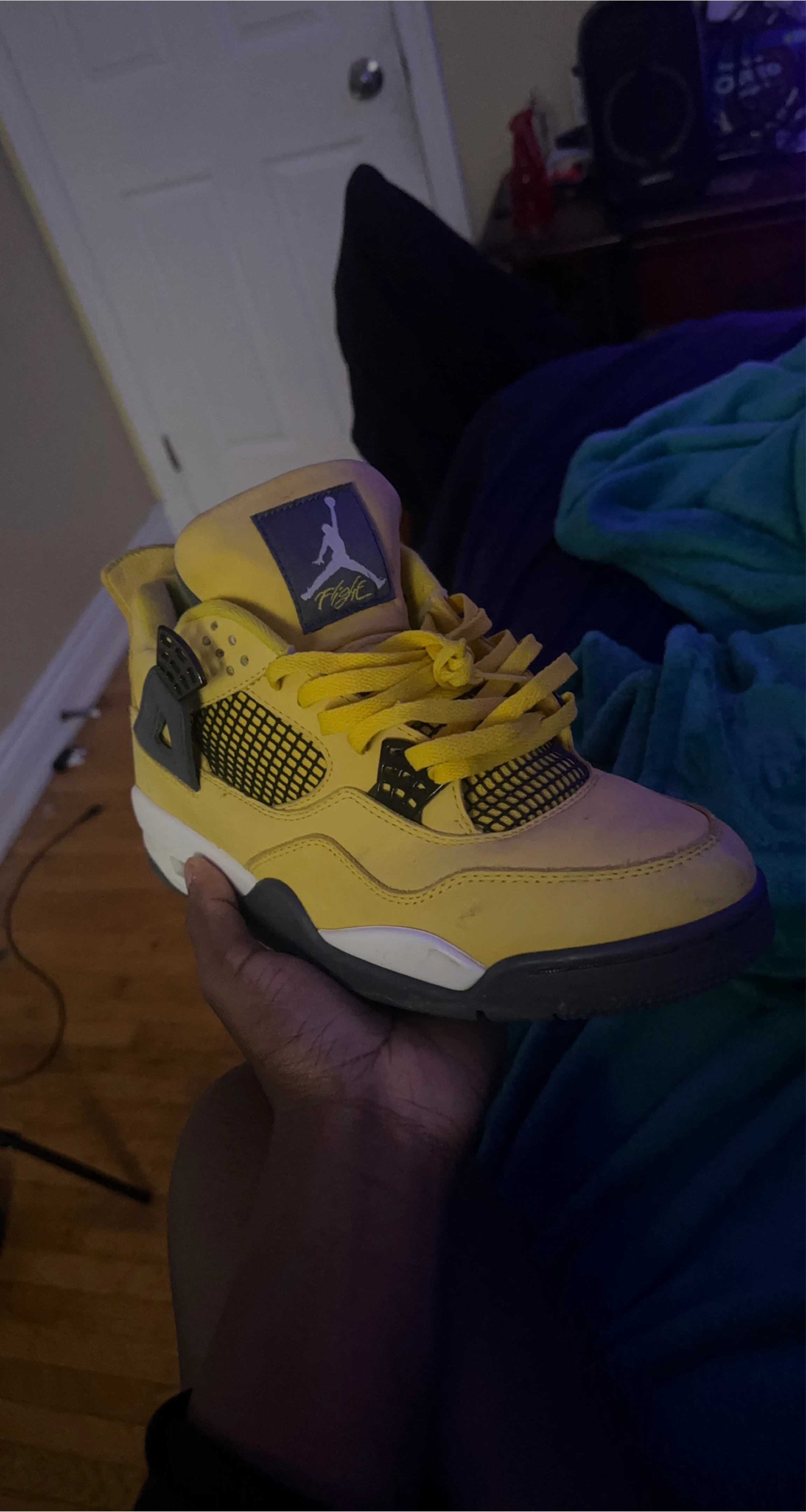 Air Jordan 4 Retro 'Lightning' Yellow
