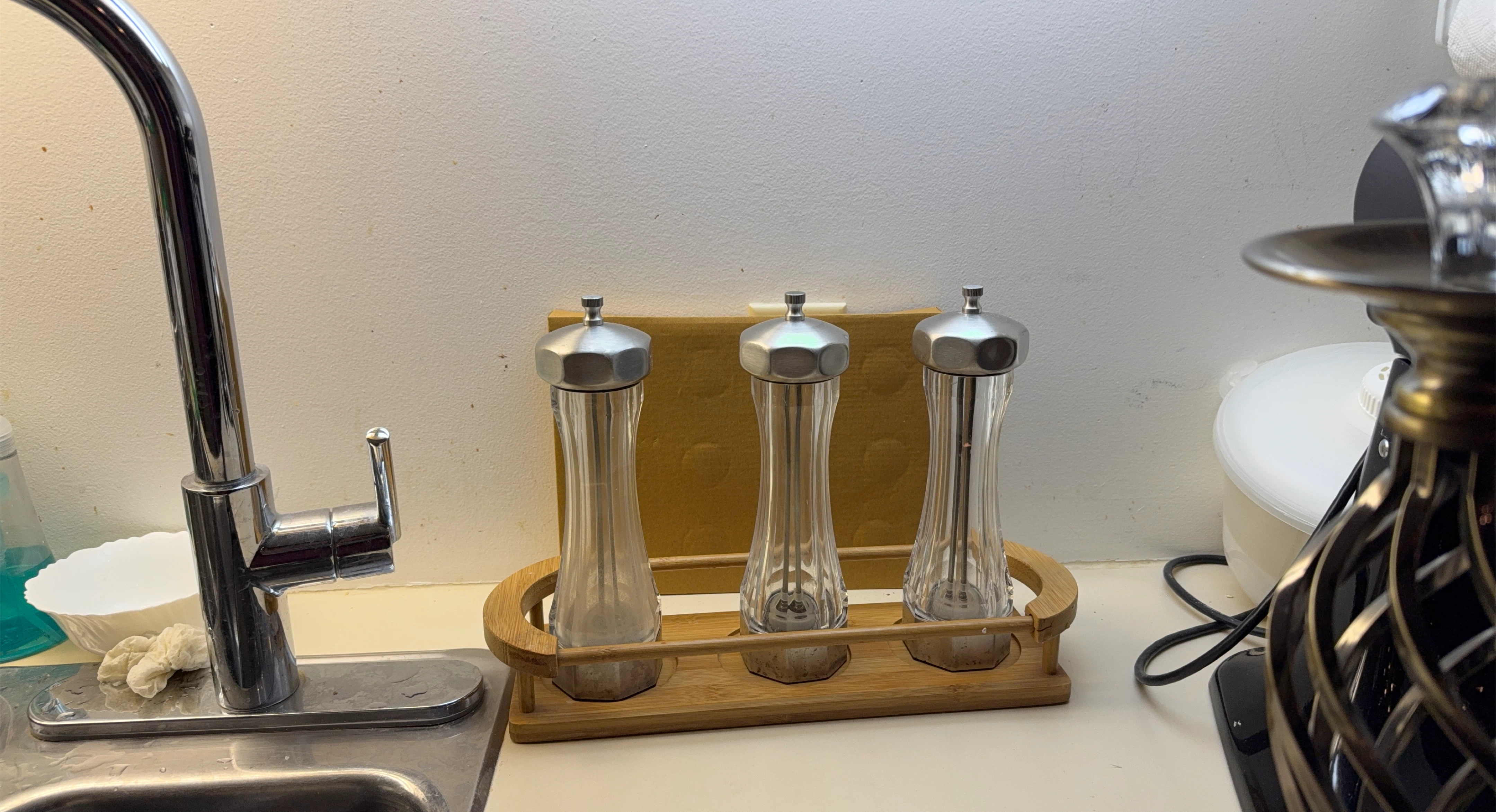 Spice Rack with 3 Glass Shakers