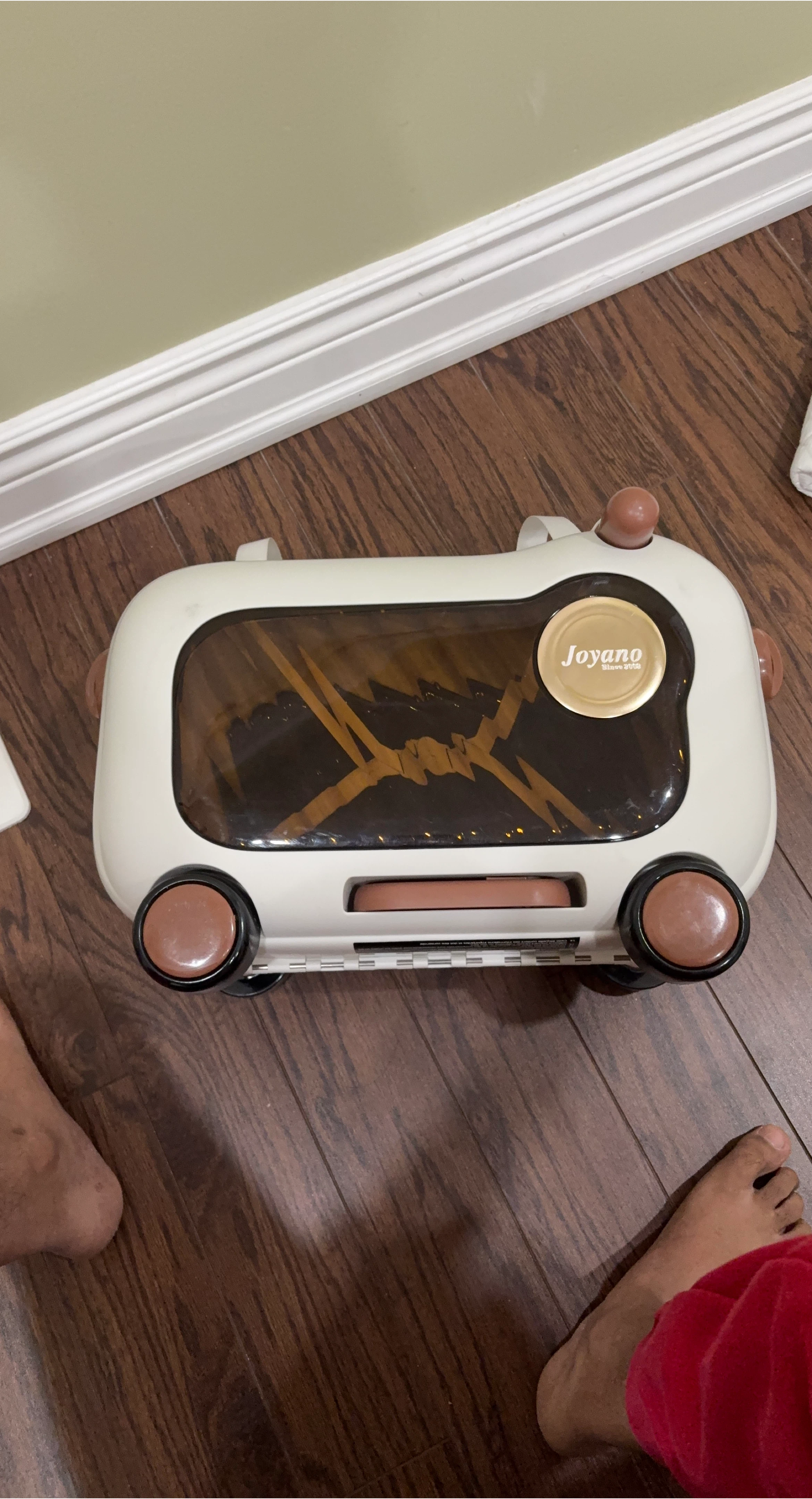 Joyano Kids Suitcase Ride-on