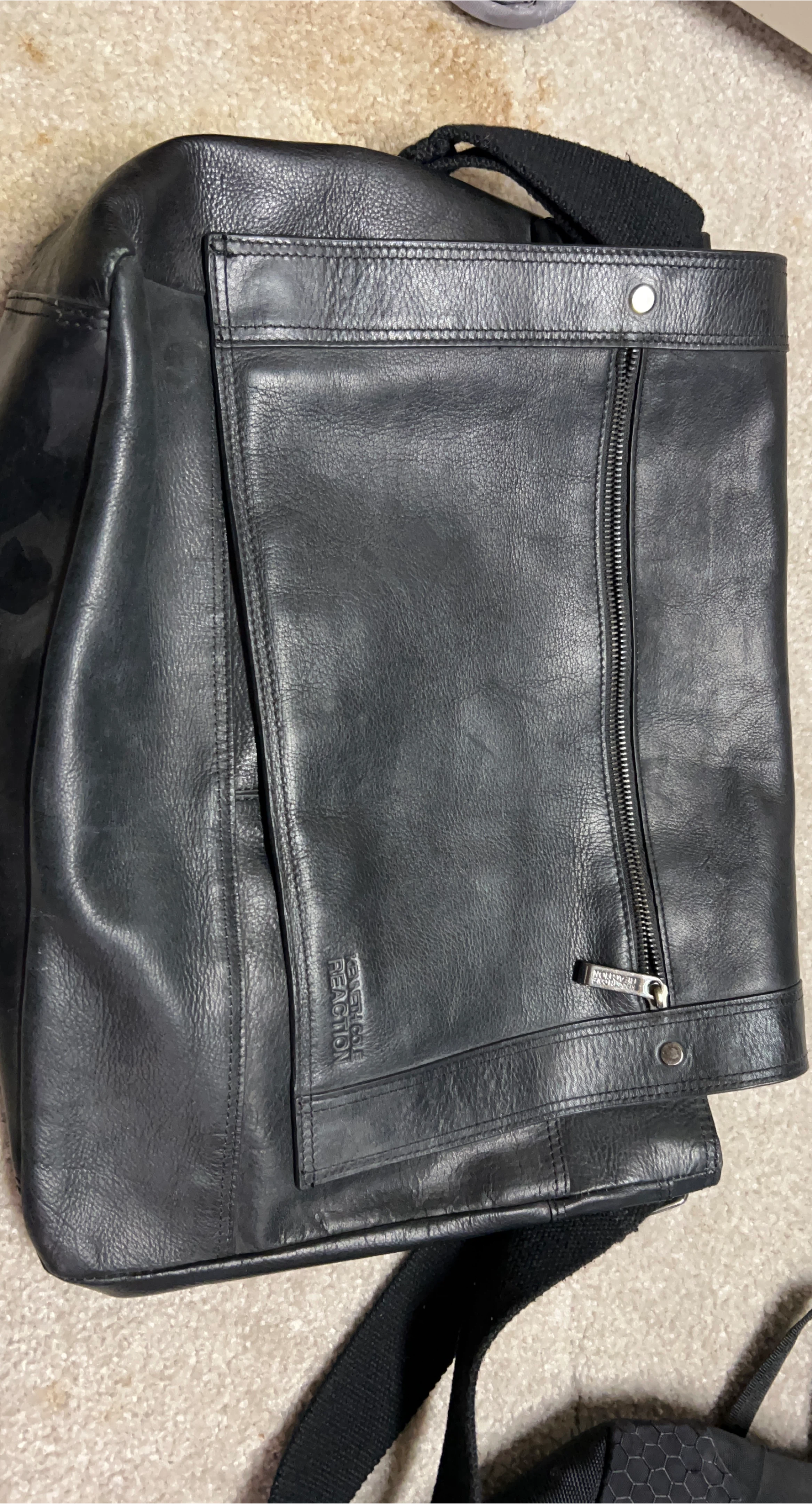 Kenneth Cole Reaction Black Leather Messenger Bag