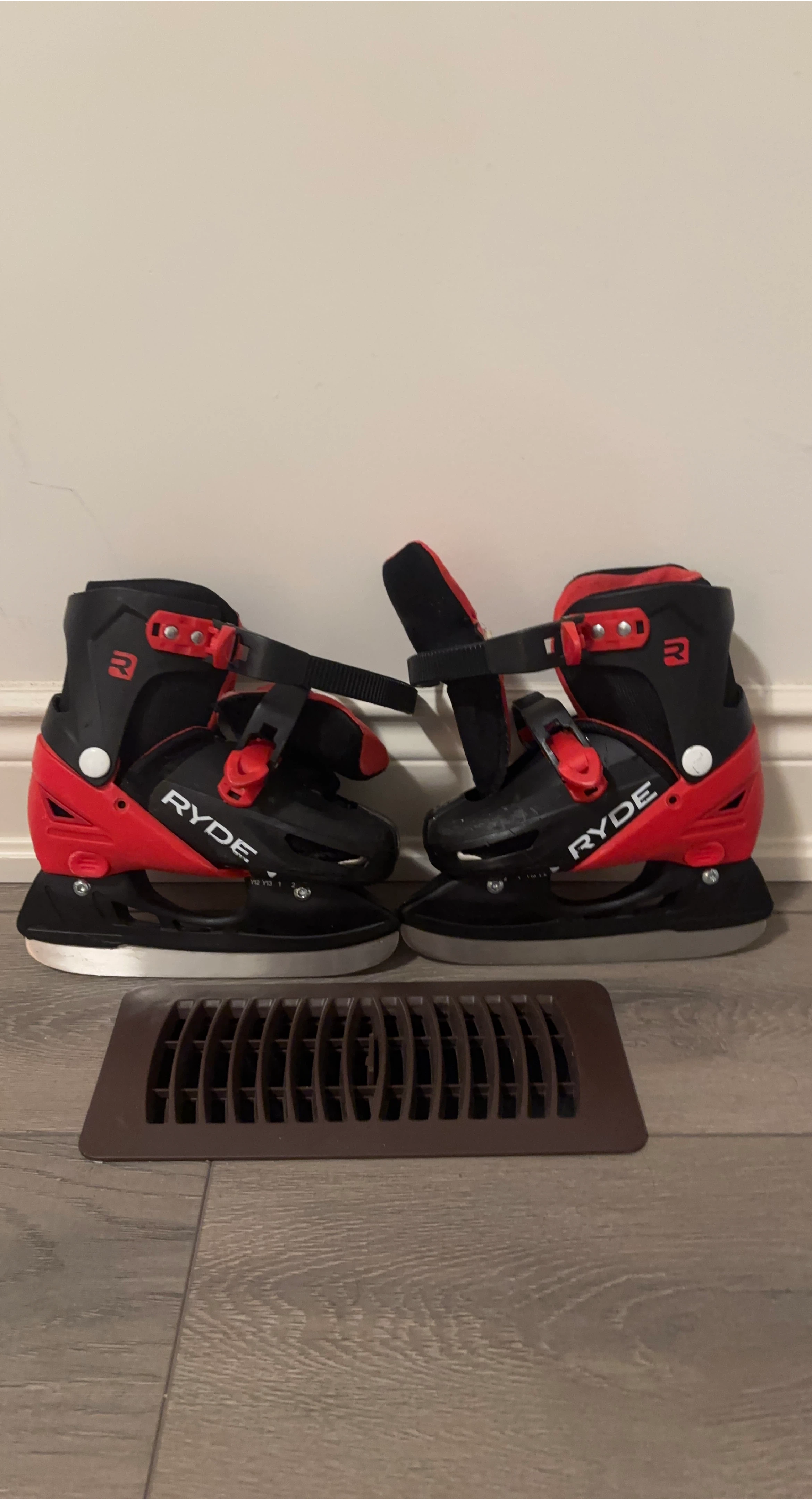 Ryde Youth Ice Skates - Size Y12-2